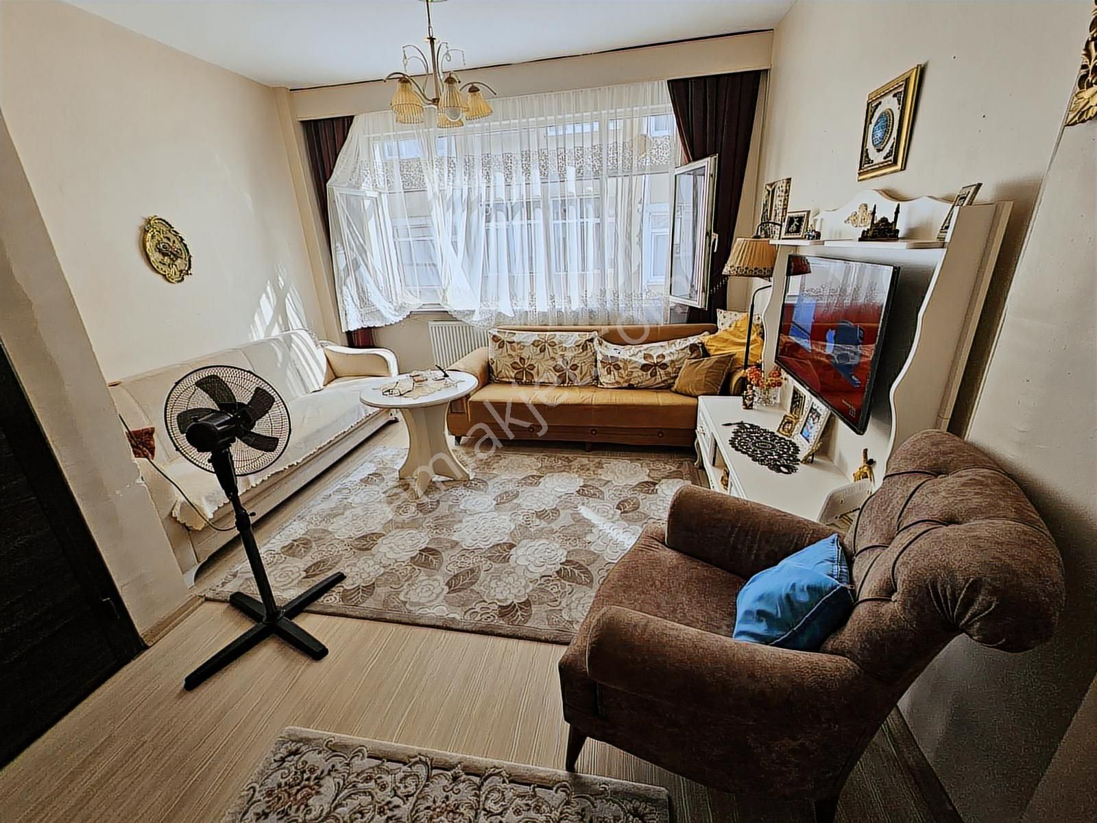 Kocamustafapaşa Kombili 2.ara Kat 1+1 50mk 2.500.000tl