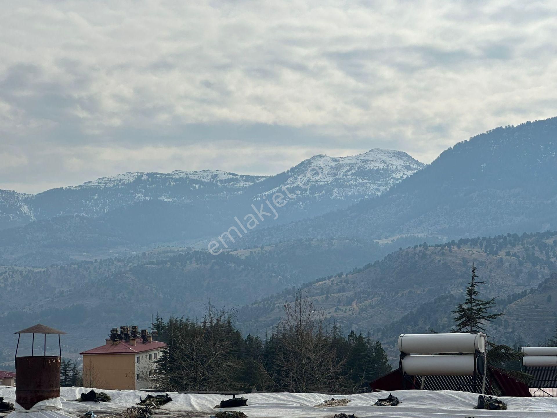 Mersin Toroslar Arslanköyde Göl Manzaralı Satılık Tarihi Taş Ev - Görsel 6