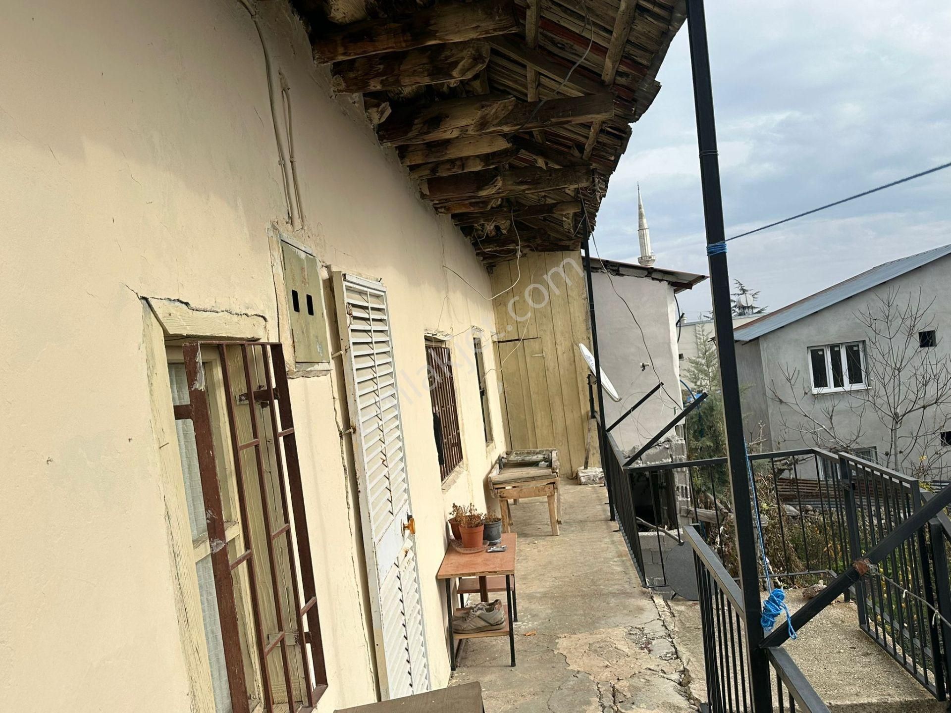 Mersin Toroslar Arslanköyde Göl Manzaralı Satılık Tarihi Taş Ev - Görsel 11