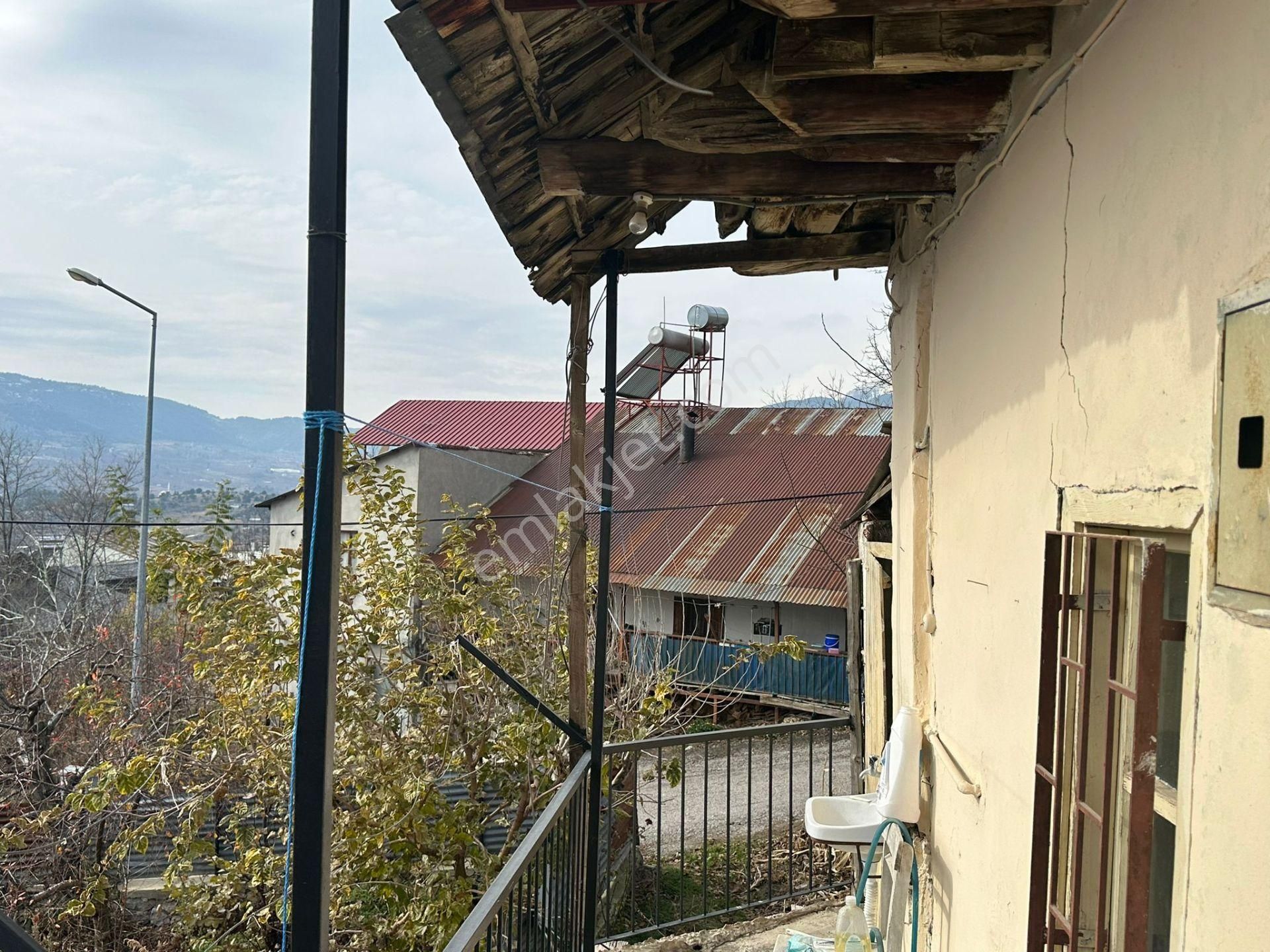 Mersin Toroslar Arslanköyde Göl Manzaralı Satılık Tarihi Taş Ev - Görsel 9