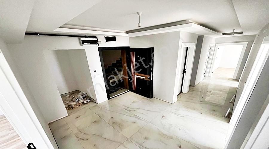 Yenikent Emlak'dan 3+1 Bölgenin En Kulanışlı Tren Durağı Dibinde - Görsel 45