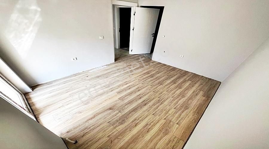 Yenikent Emlak'dan 3+1 Bölgenin En Kulanışlı Tren Durağı Dibinde - Görsel 40