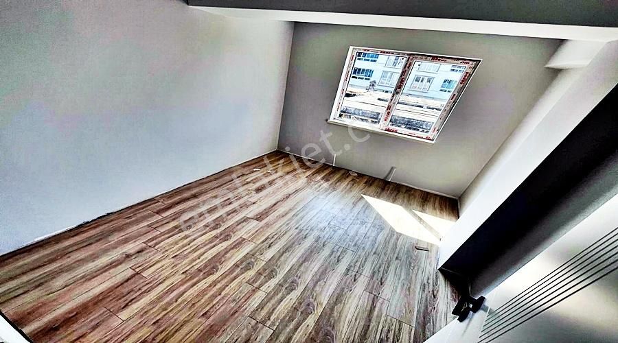 Yenikent Emlak'dan 3+1 Bölgenin En Kulanışlı Tren Durağı Dibinde - Görsel 29