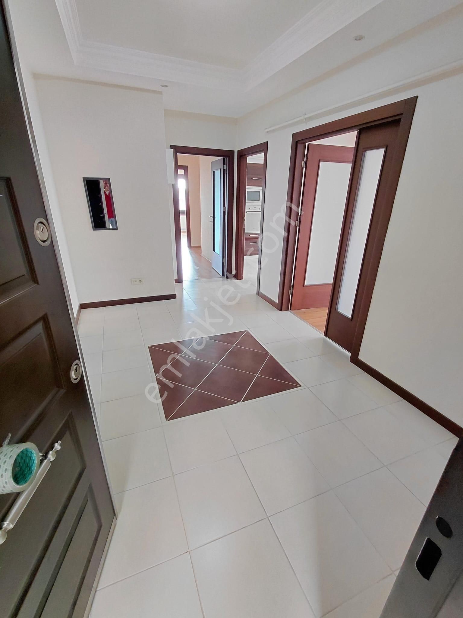 Emrah Çiftci'den Selçuklu Yazır Mah.tramvay Hattı Yanı Yeşil Site Kiralık 4+1 Daire - Görsel 22