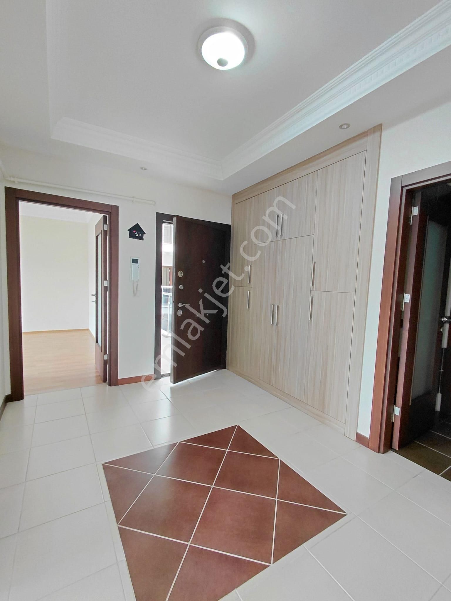 Emrah Çiftci'den Selçuklu Yazır Mah.tramvay Hattı Yanı Yeşil Site Kiralık 4+1 Daire - Görsel 26