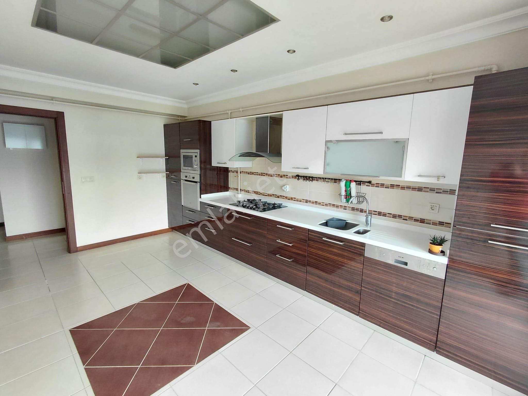 Emrah Çiftci'den Selçuklu Yazır Mah.tramvay Hattı Yanı Yeşil Site Kiralık 4+1 Daire - Görsel 3