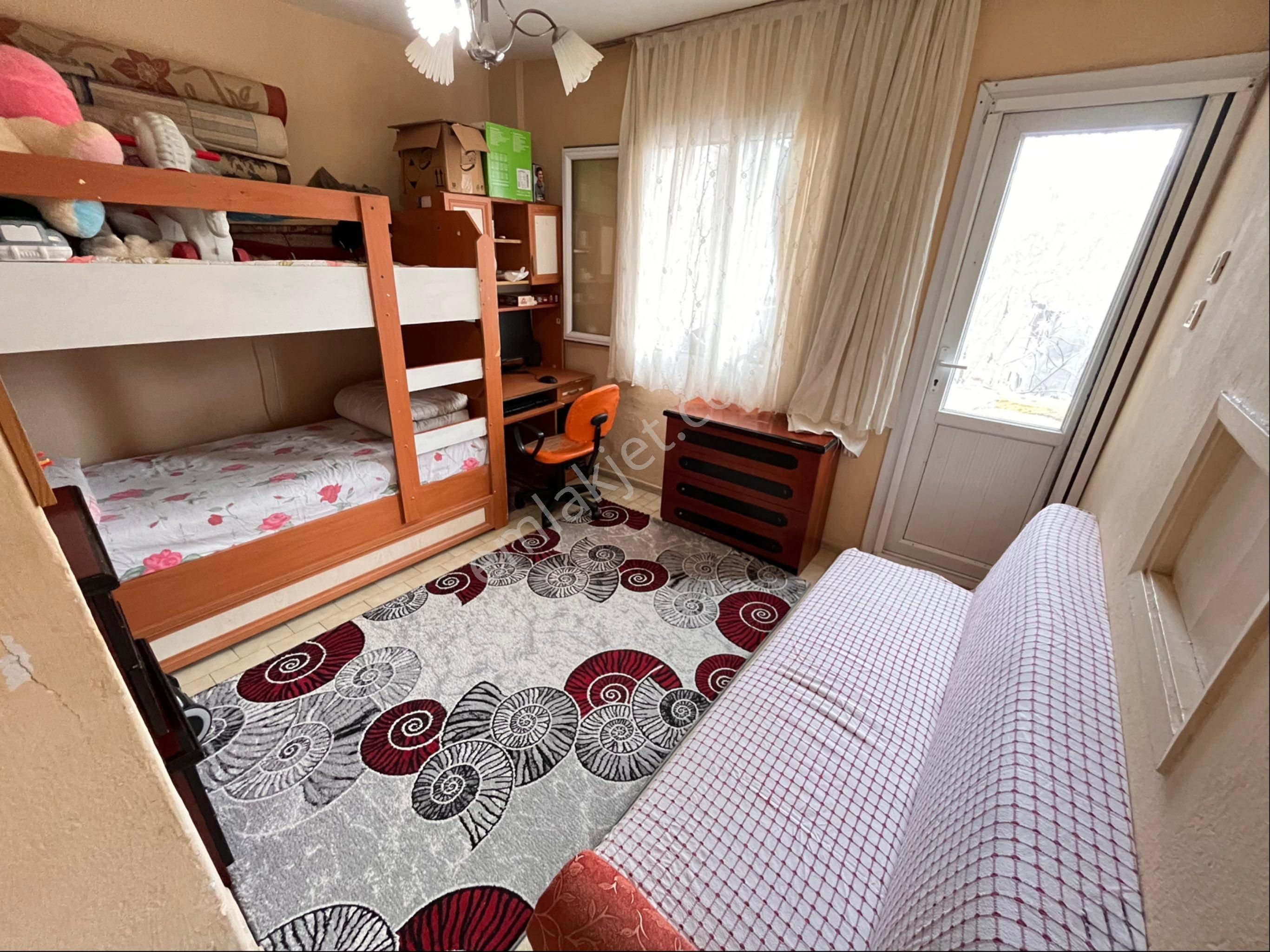 Halilrıfatpaşa Caddede Metro Yürüme Mesafesinde 2+1 Arakat Çift Cepeli - Görsel 20