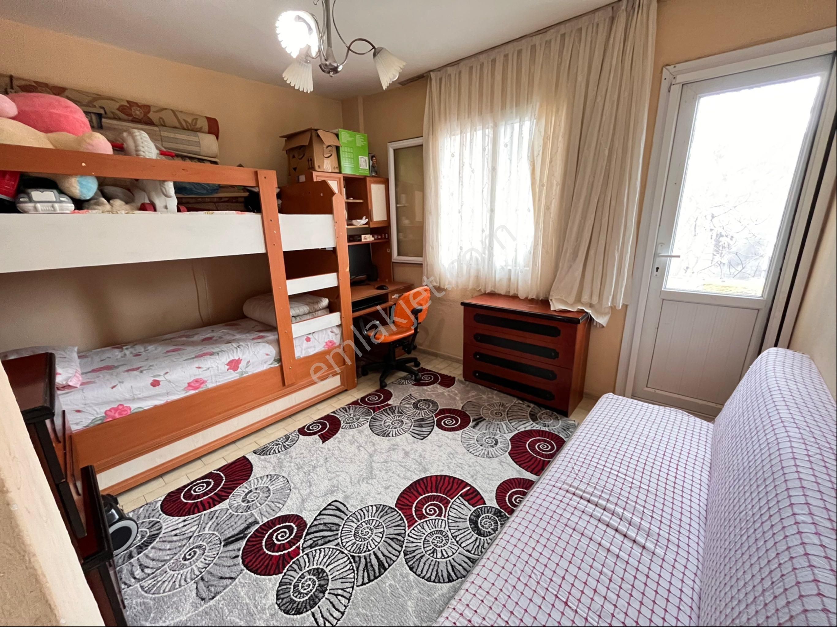 Halilrıfatpaşa Caddede Metro Yürüme Mesafesinde 2+1 Arakat Çift Cepeli - Görsel 21