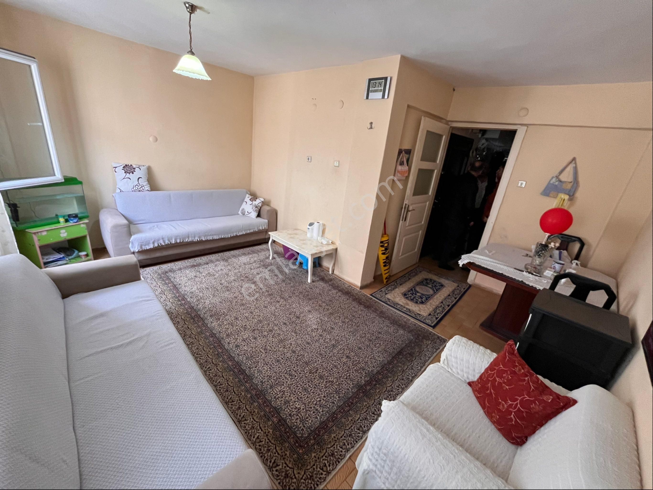 Halilrıfatpaşa Caddede Metro Yürüme Mesafesinde 2+1 Arakat Çift Cepeli - Görsel 6