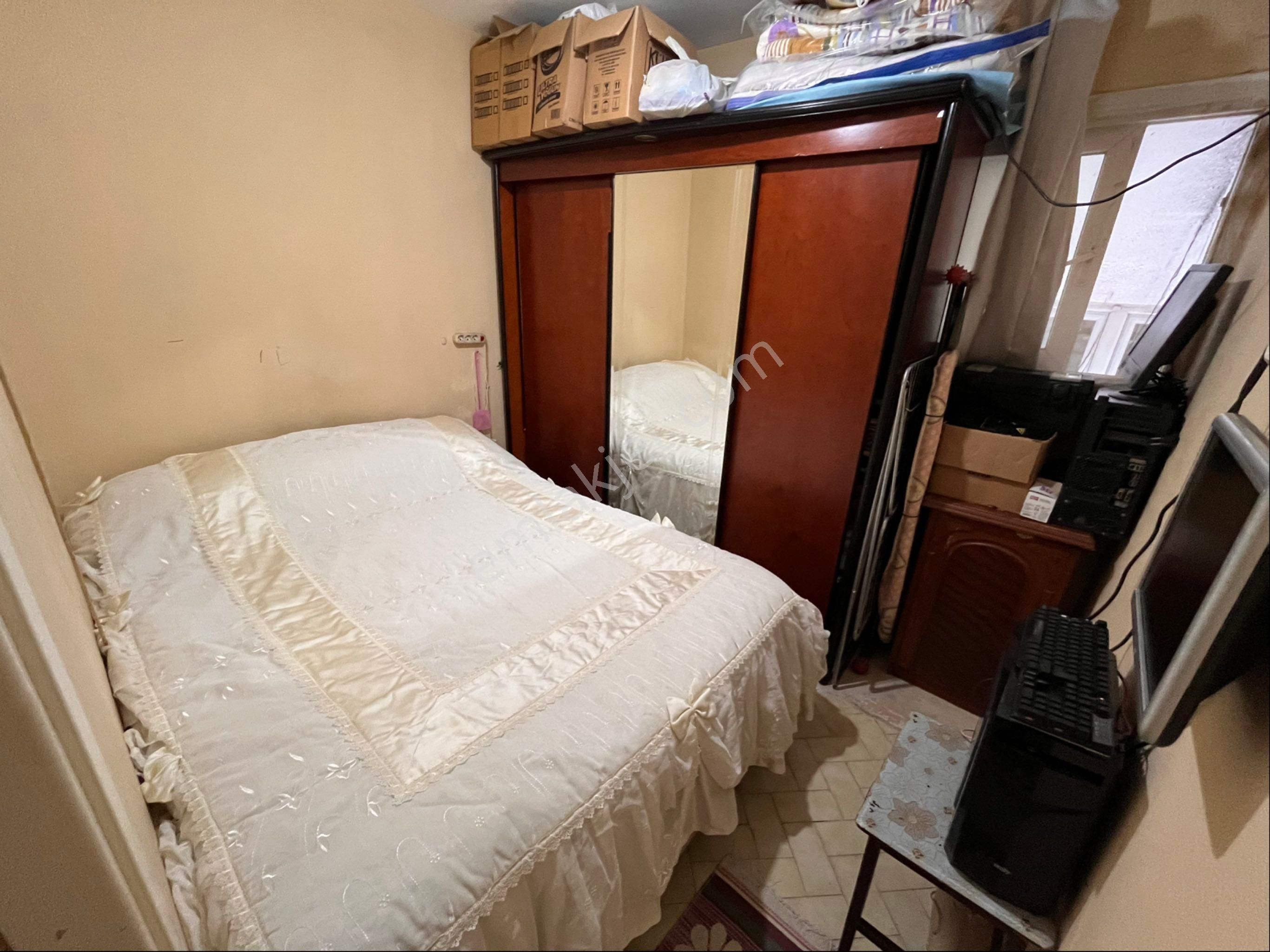 Halilrıfatpaşa Caddede Metro Yürüme Mesafesinde 2+1 Arakat Çift Cepeli - Görsel 18