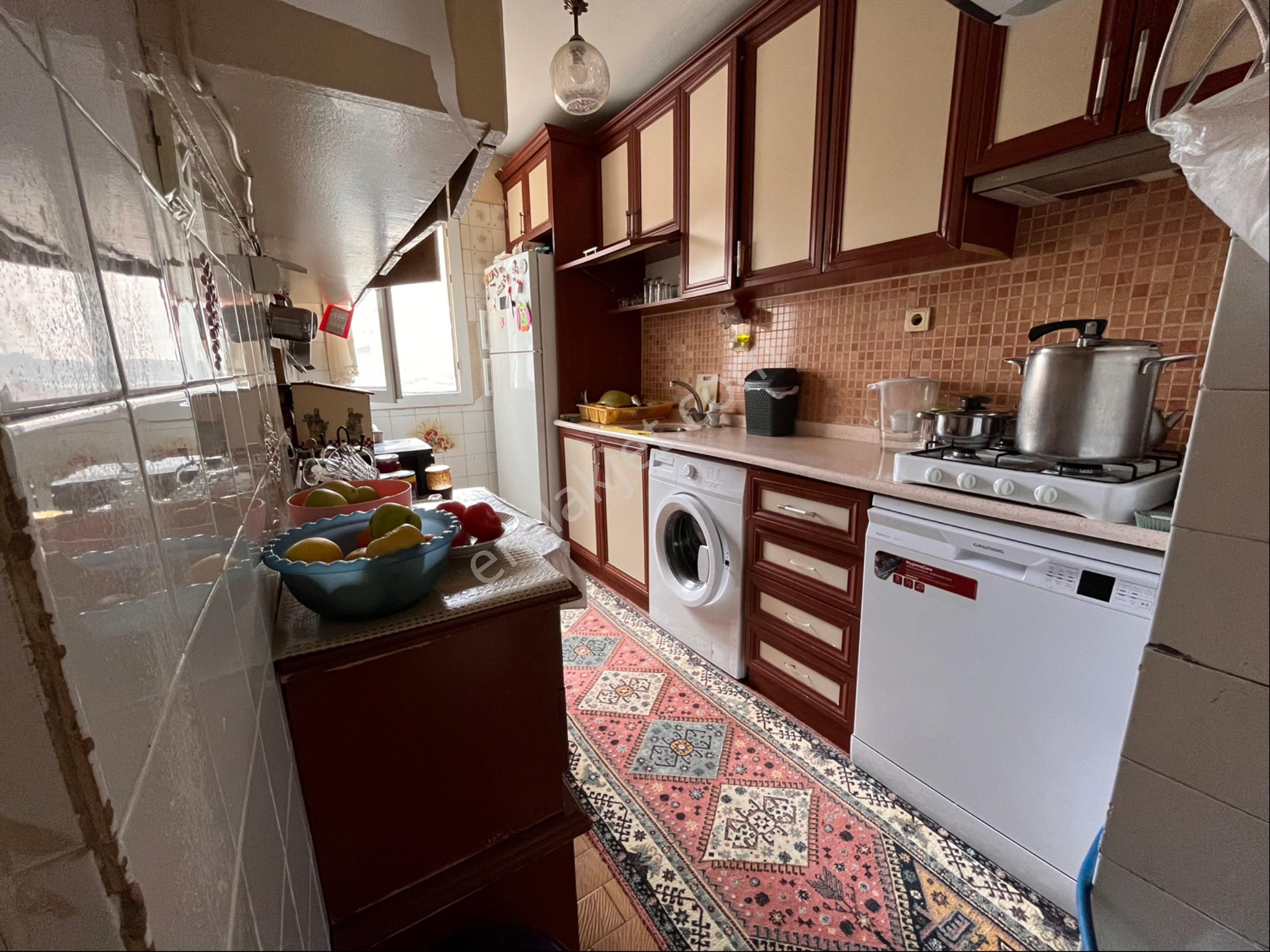 Halilrıfatpaşa Caddede Metro Yürüme Mesafesinde 2+1 Arakat Çift Cepeli - Görsel 14