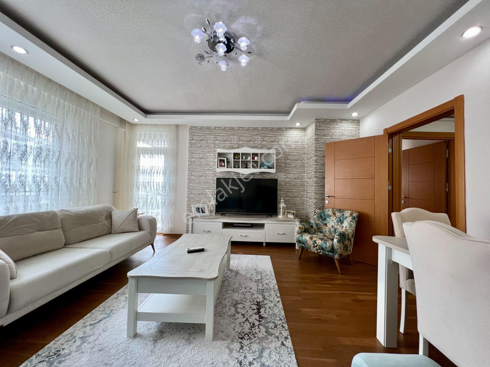 Havuzlu Sitede Geniş 2+1, Eşyalı, Ayrı Mutfaklı, Giyinme Odalı - Görsel 3
