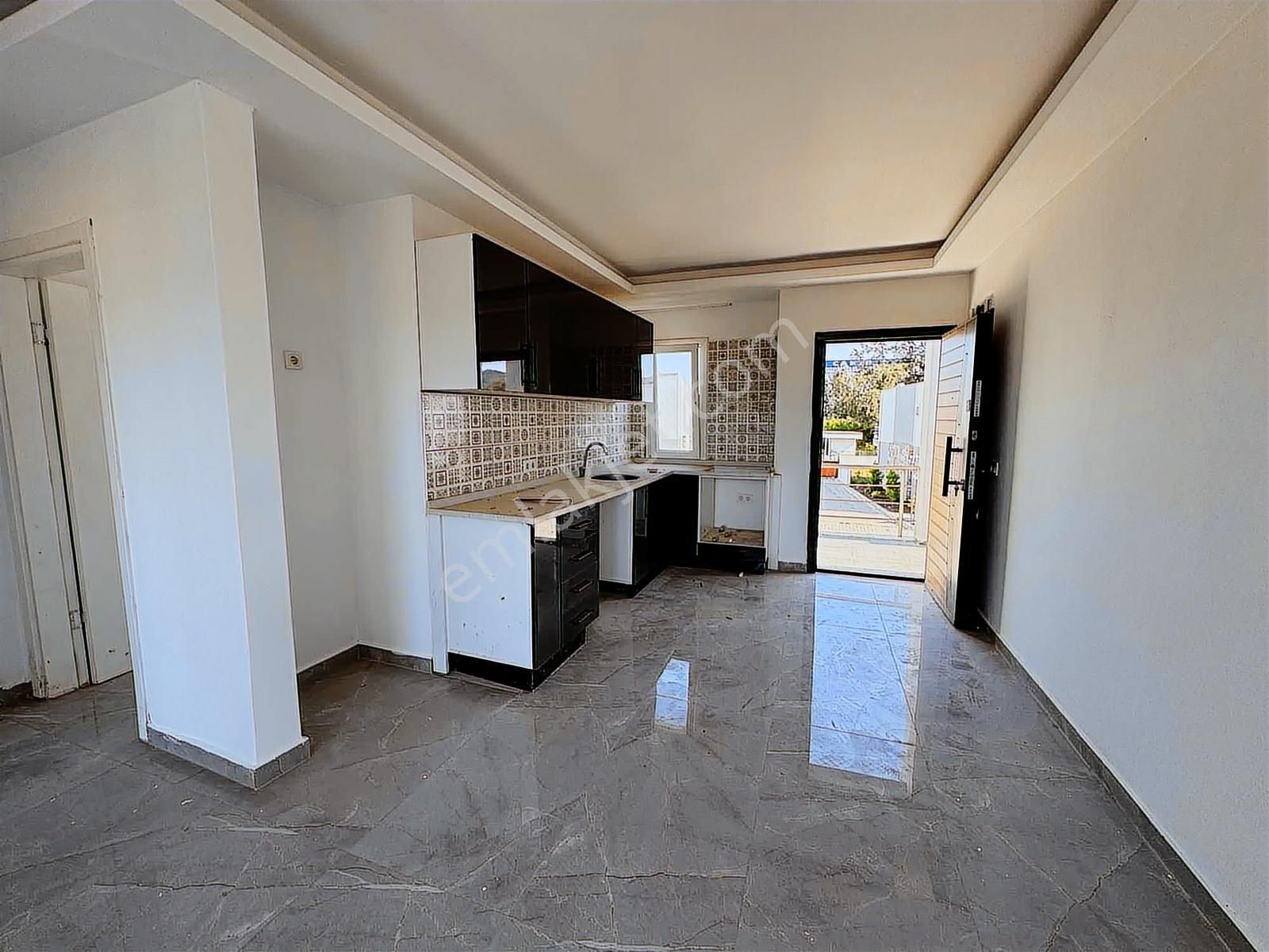 Havuzlu Güvenlikli Butik Site İçerisinde 2+1 Daire - Görsel 5