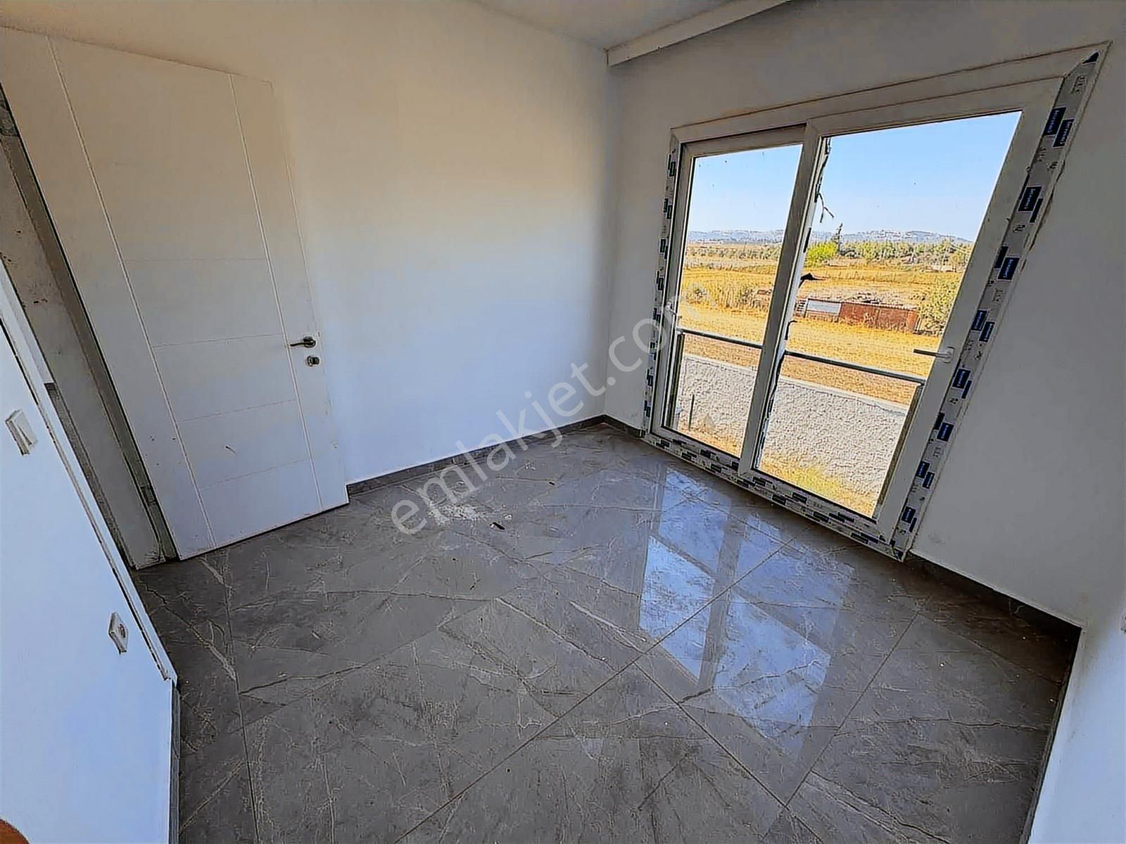 Havuzlu Güvenlikli Butik Site İçerisinde 2+1 Daire - Görsel 8