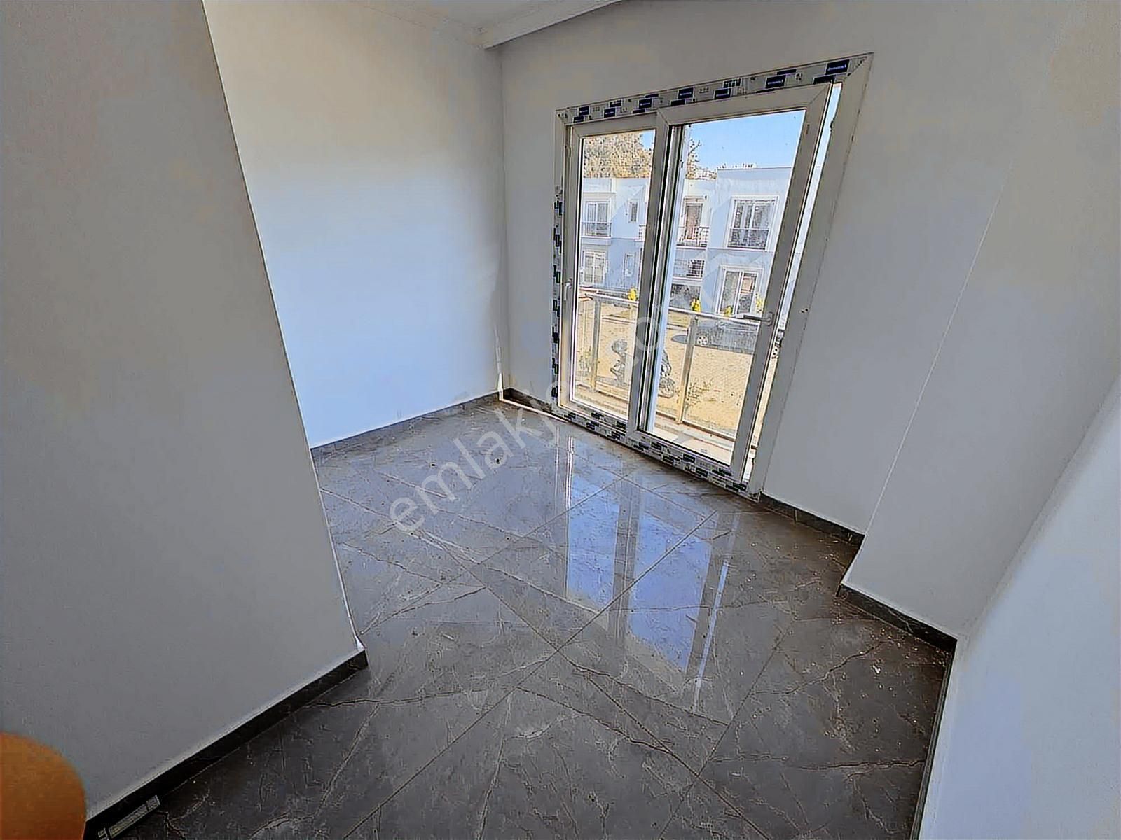 Havuzlu Güvenlikli Butik Site İçerisinde 2+1 Daire - Görsel 15