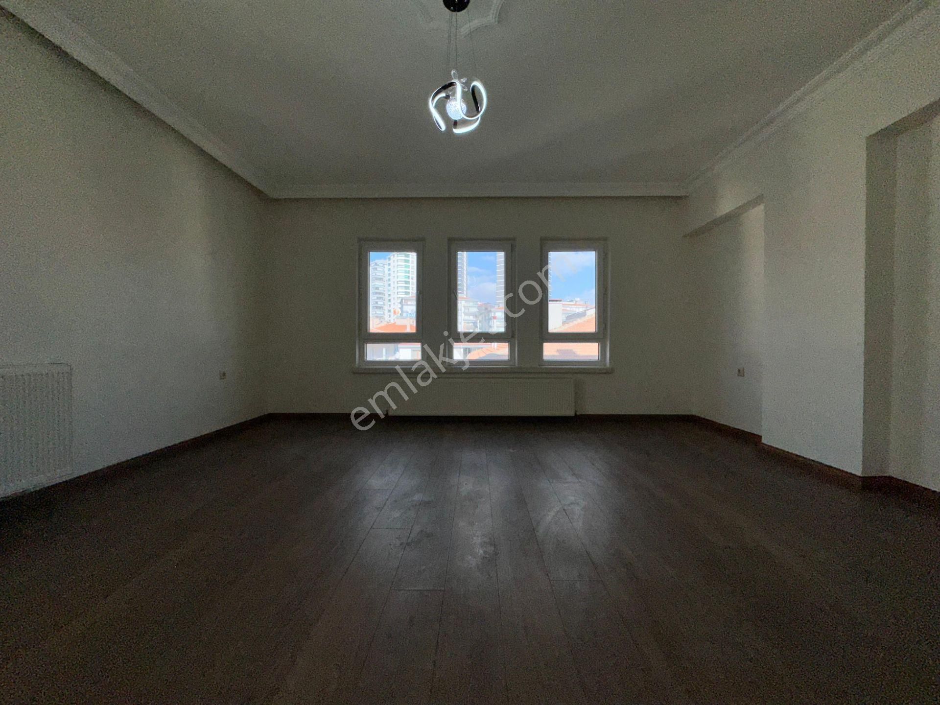 Pursaklar Mehmet Zengin Emlak'tan 2.kat 3+1 Protokol Yolu Yakını Yapılı Masrafsız Daire - Görsel 9