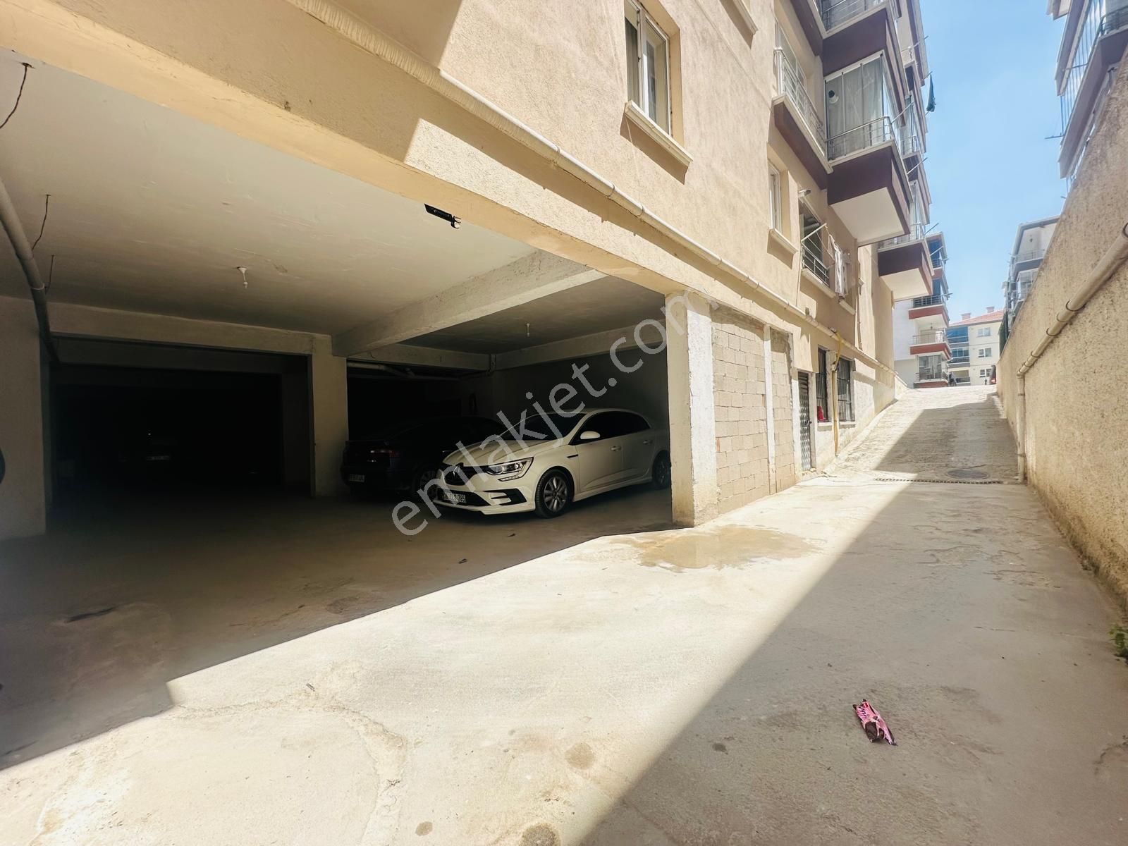 Pursaklar Saray Mehmet Zengin Emlak'tan Kapalı Otoparklı Asansörlü 3.kat 3+1 Daire - Görsel 32