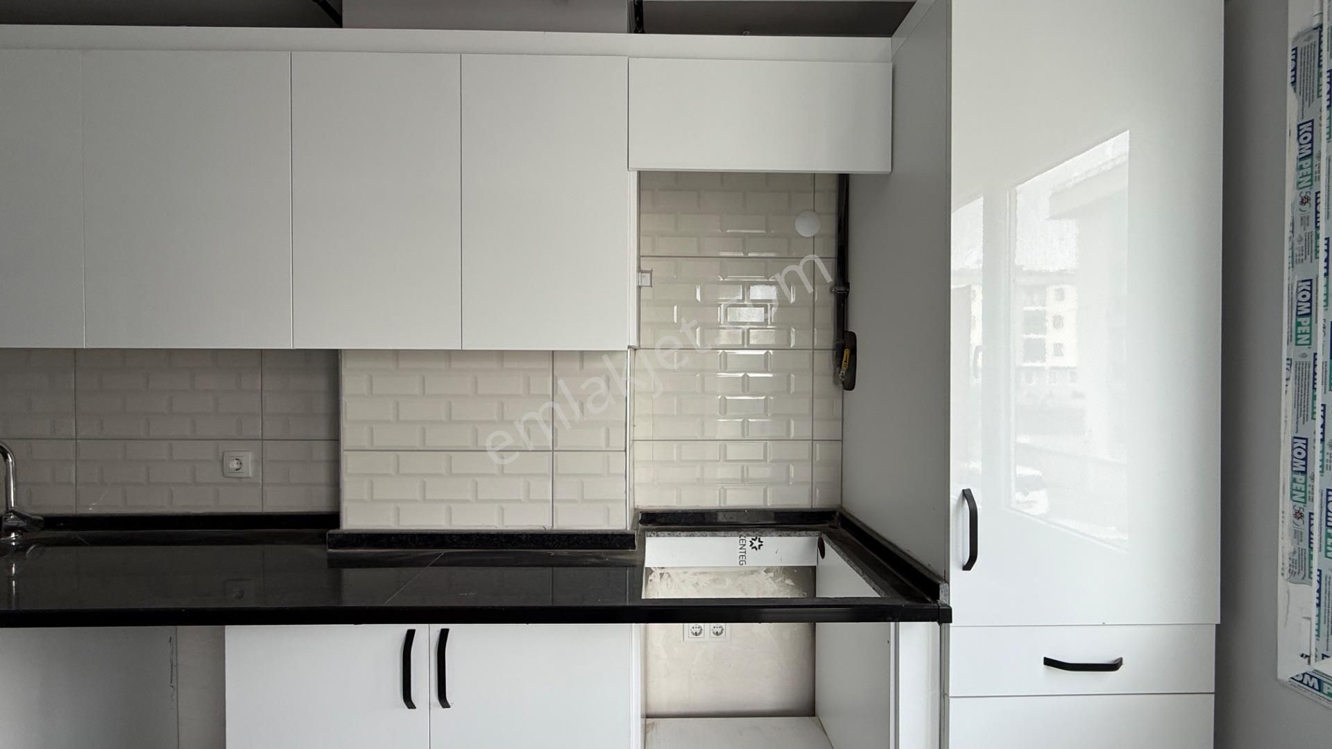 Wisrem Den Selimpaşa Da Merkeze Yakın, Geniş 2+1 Satılık Daire ! - Görsel 32