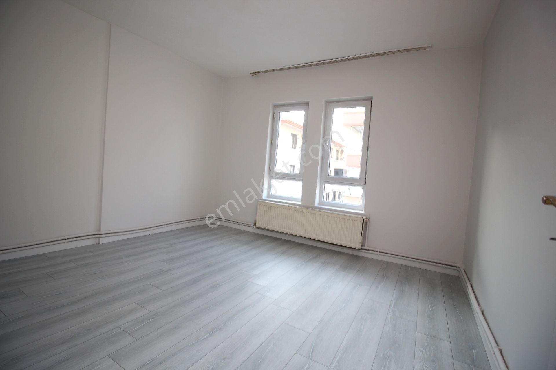 Emre Emlak'tan Piyade'de Cadde Üzeri Ön Cephe Arakat Satılık 3+1 Daire - Görsel 14