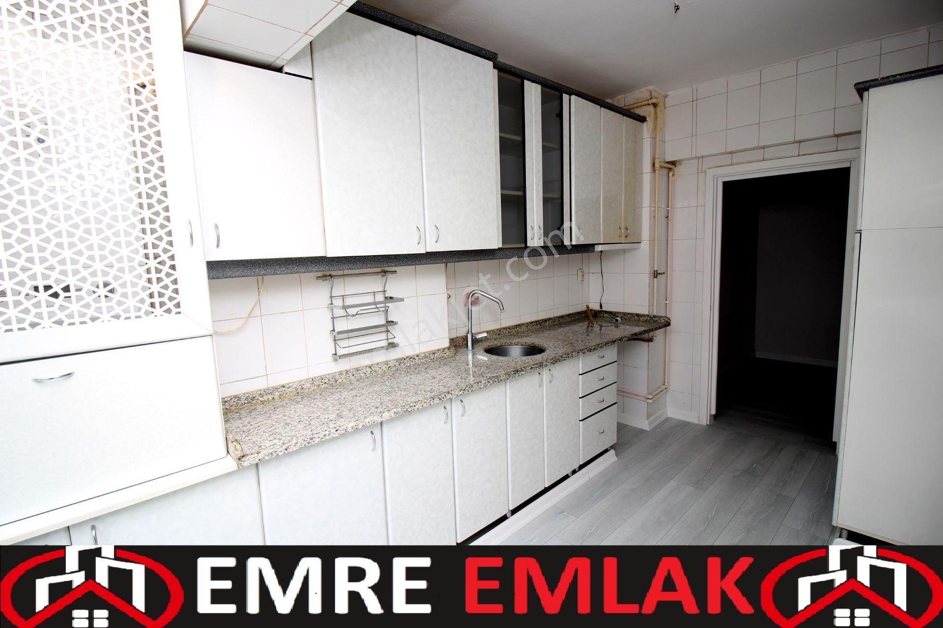 Emre Emlak'tan Piyade'de Cadde Üzeri Ön Cephe Arakat Satılık 3+1 Daire