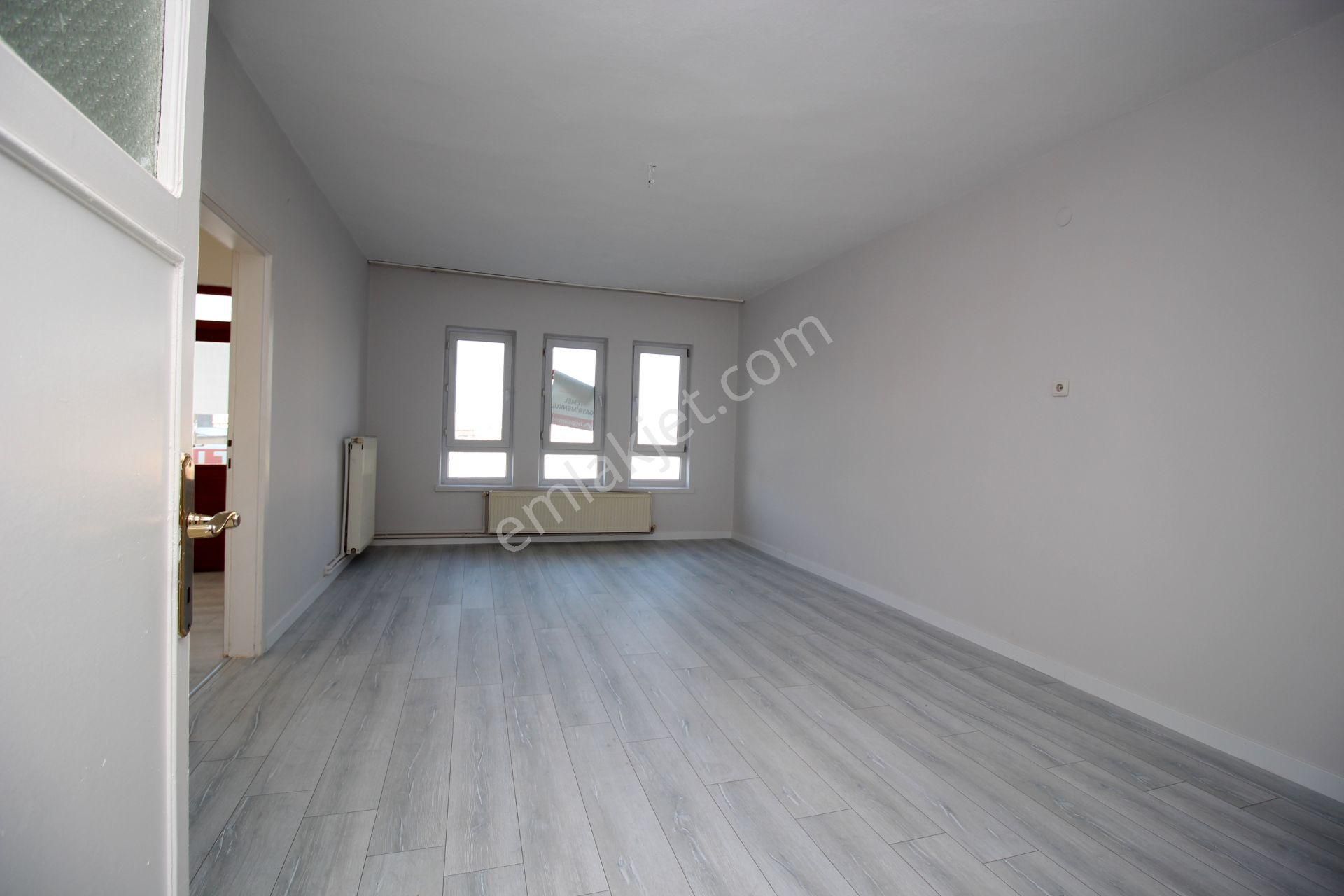 Emre Emlak'tan Piyade'de Cadde Üzeri Ön Cephe Arakat Satılık 3+1 Daire - Görsel 6