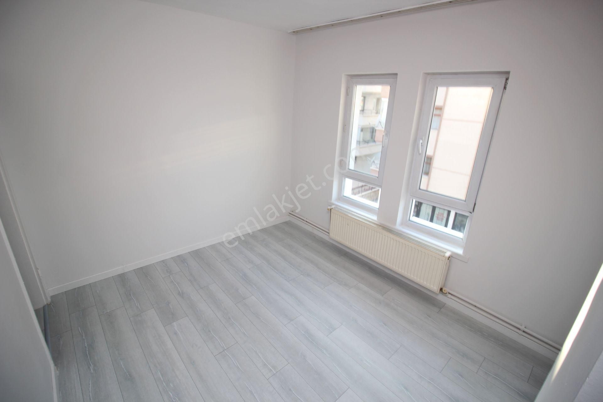 Emre Emlak'tan Piyade'de Cadde Üzeri Ön Cephe Arakat Satılık 3+1 Daire - Görsel 13