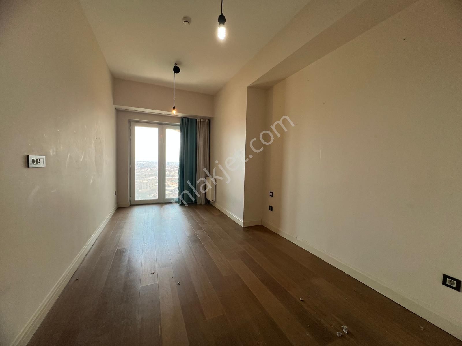 Kiptaş Venezia Mega'da Satılık 2+1 Boş Kule Blok'ta Oturuma Hazır Daire - Görsel 6