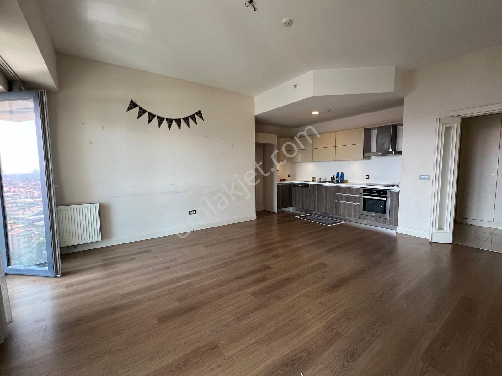 Kiptaş Venezia Mega'da Satılık 2+1 Boş Kule Blok'ta Oturuma Hazır Daire - Görsel 3