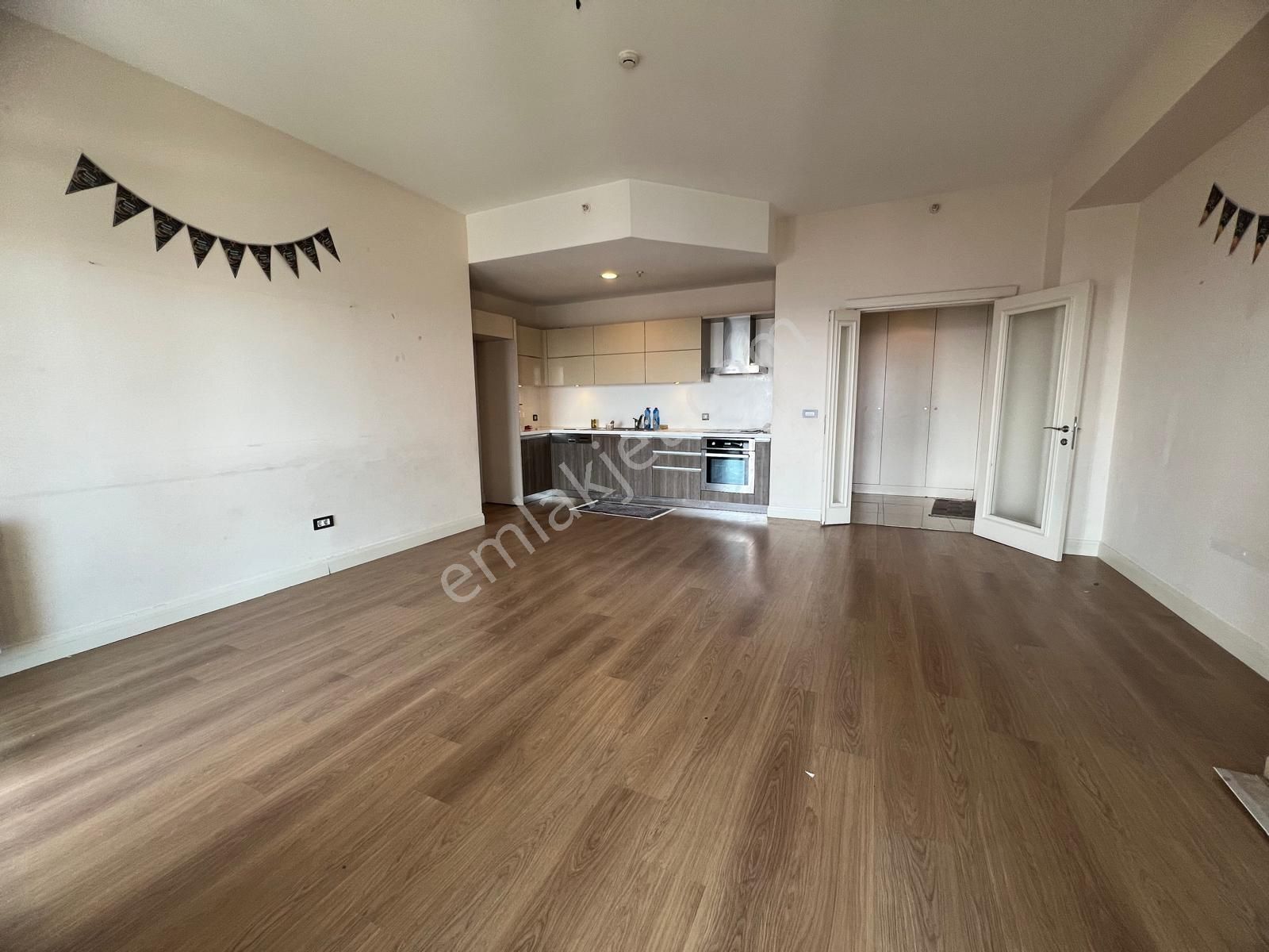 Kiptaş Venezia Mega'da Satılık 2+1 Boş Kule Blok'ta Oturuma Hazır Daire - Görsel 4