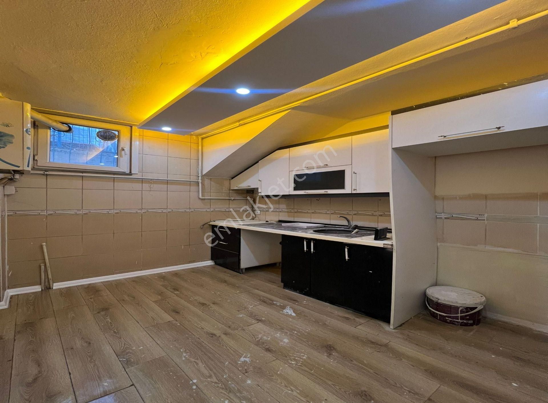 Esenyurt Merkezi Konumda Geniş Ailelerer Özel Dekorlu 2+1 Acil Satılık Daire - Görsel 14