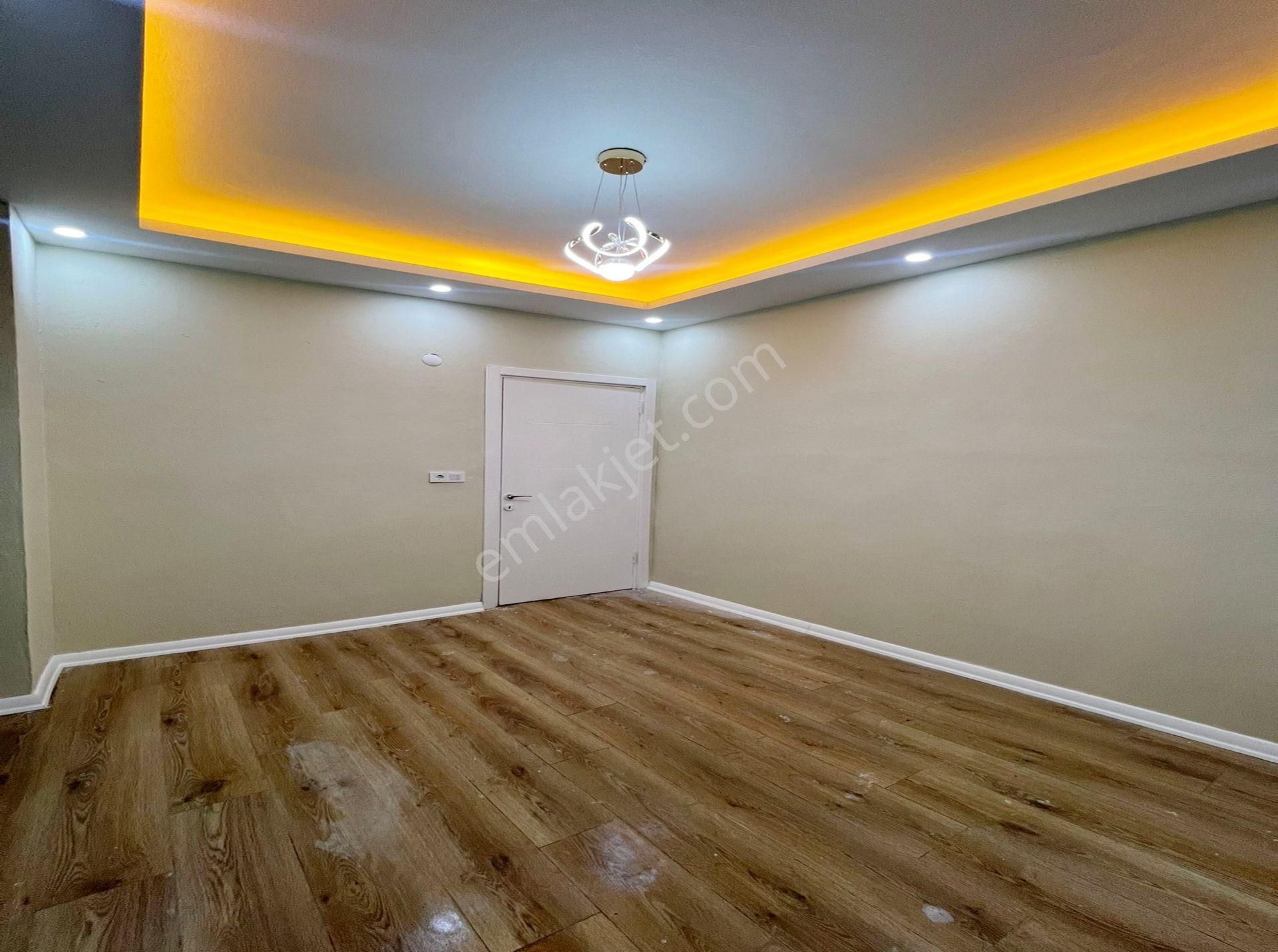 Esenyurt Merkezi Konumda Geniş Ailelerer Özel Dekorlu 2+1 Acil Satılık Daire - Görsel 2