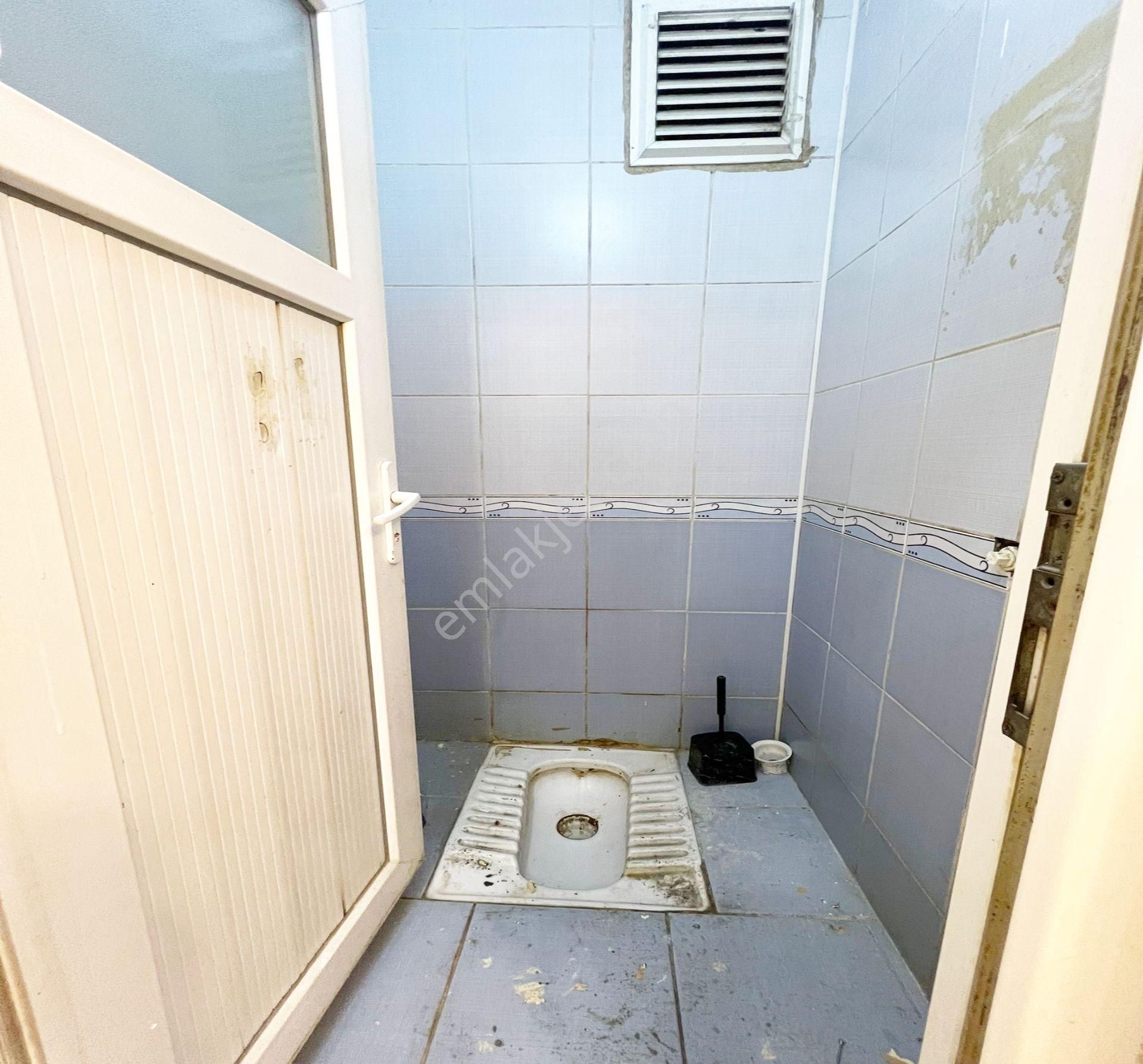 Esenyurt Merkezi Konumda Geniş Ailelerer Özel Dekorlu 2+1 Acil Satılık Daire - Görsel 19