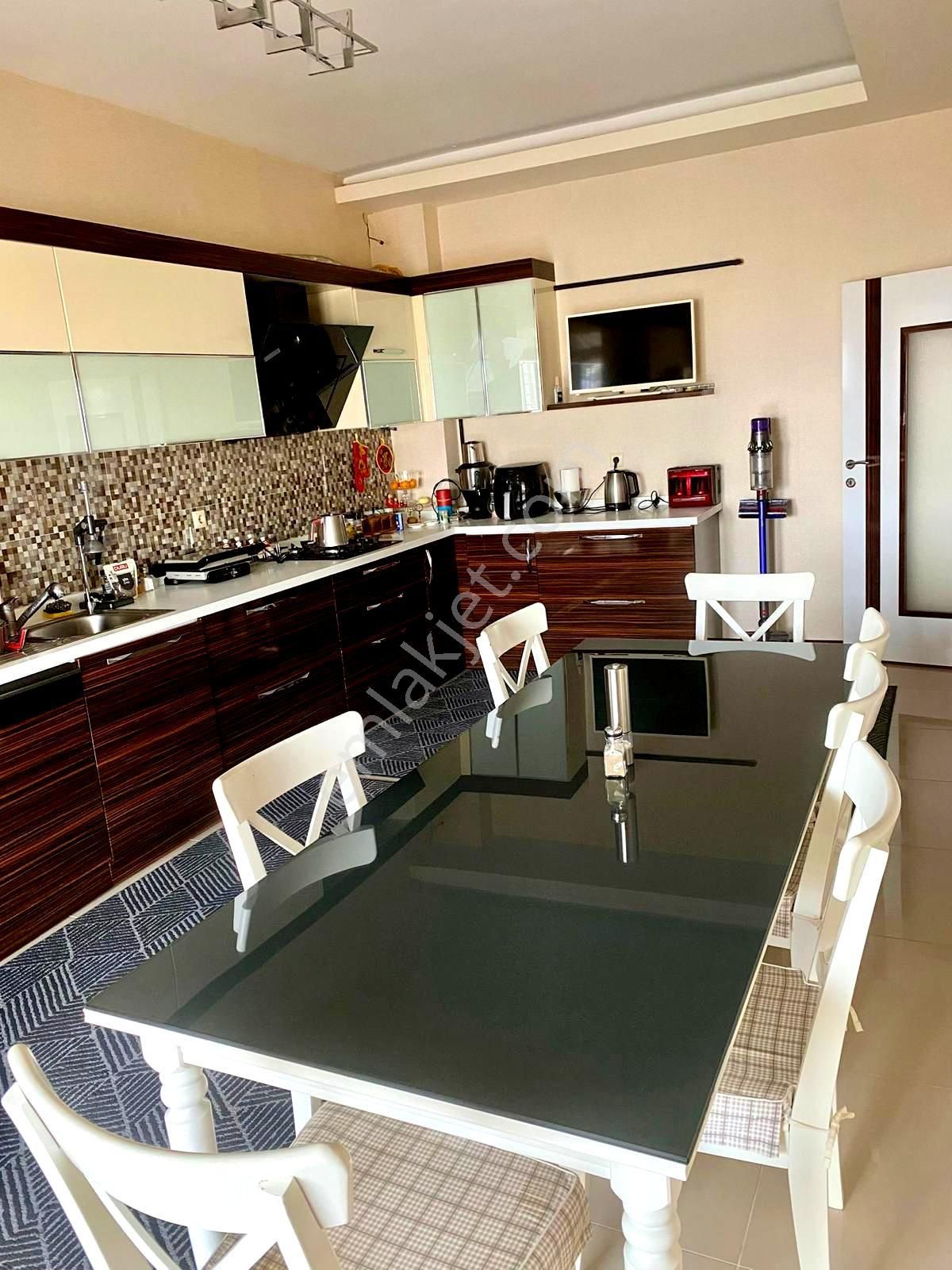 Emre Emlak'tan Topçu'da Manzaralı 4 Banyolu Teraslı Asansörlü Satılık 4+2 Daire - Görsel 4