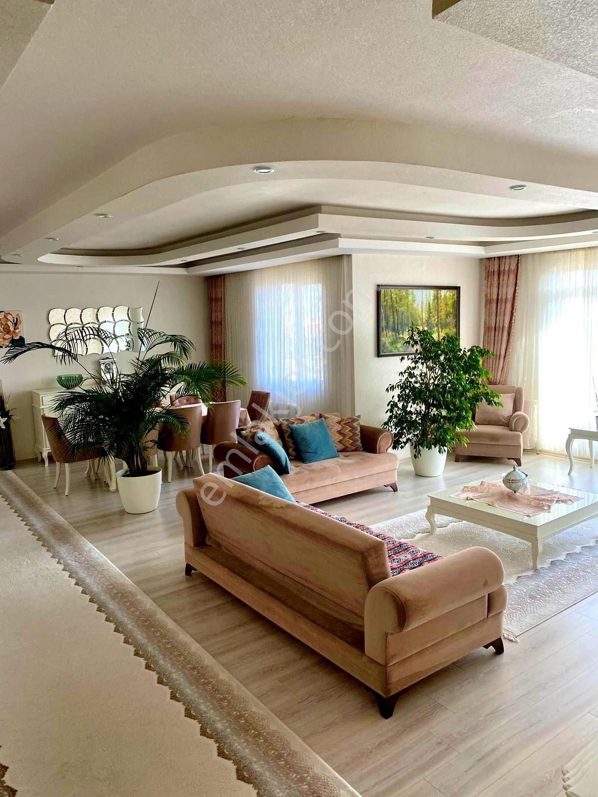 Emre Emlak'tan Topçu'da Manzaralı 4 Banyolu Teraslı Asansörlü Satılık 4+2 Daire - Görsel 23