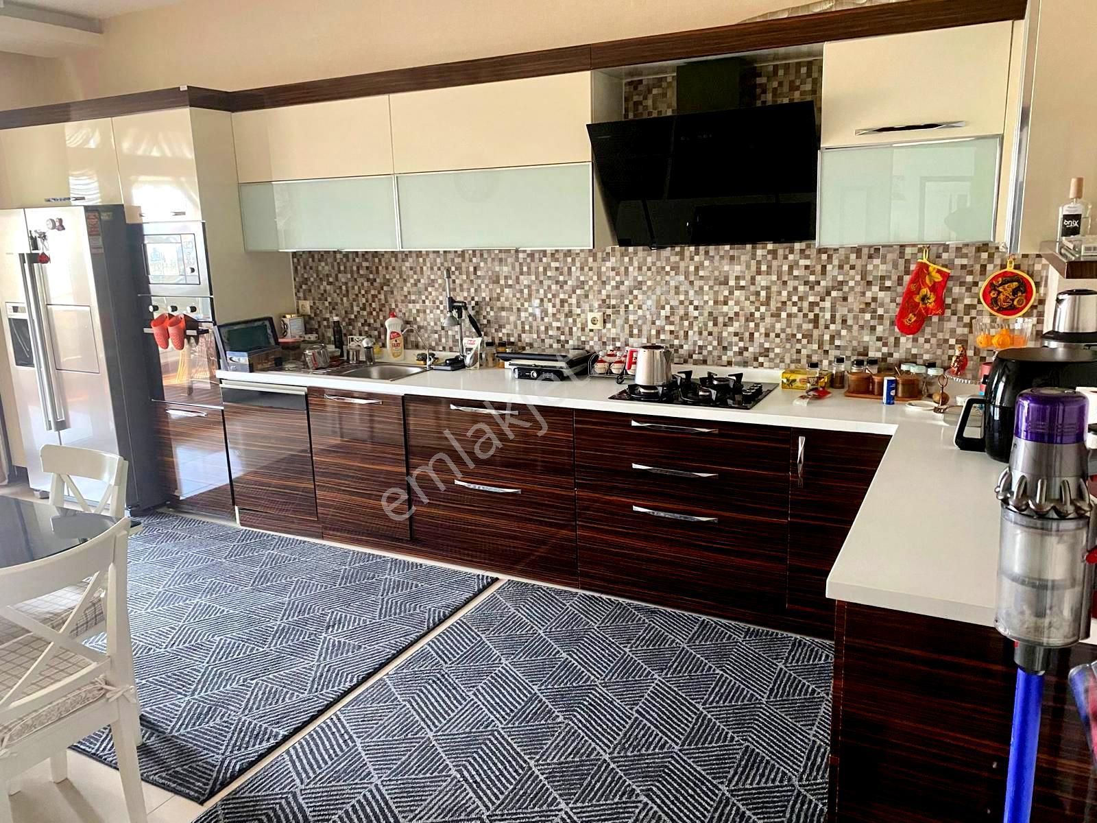 Emre Emlak'tan Topçu'da Manzaralı 4 Banyolu Teraslı Asansörlü Satılık 4+2 Daire - Görsel 3