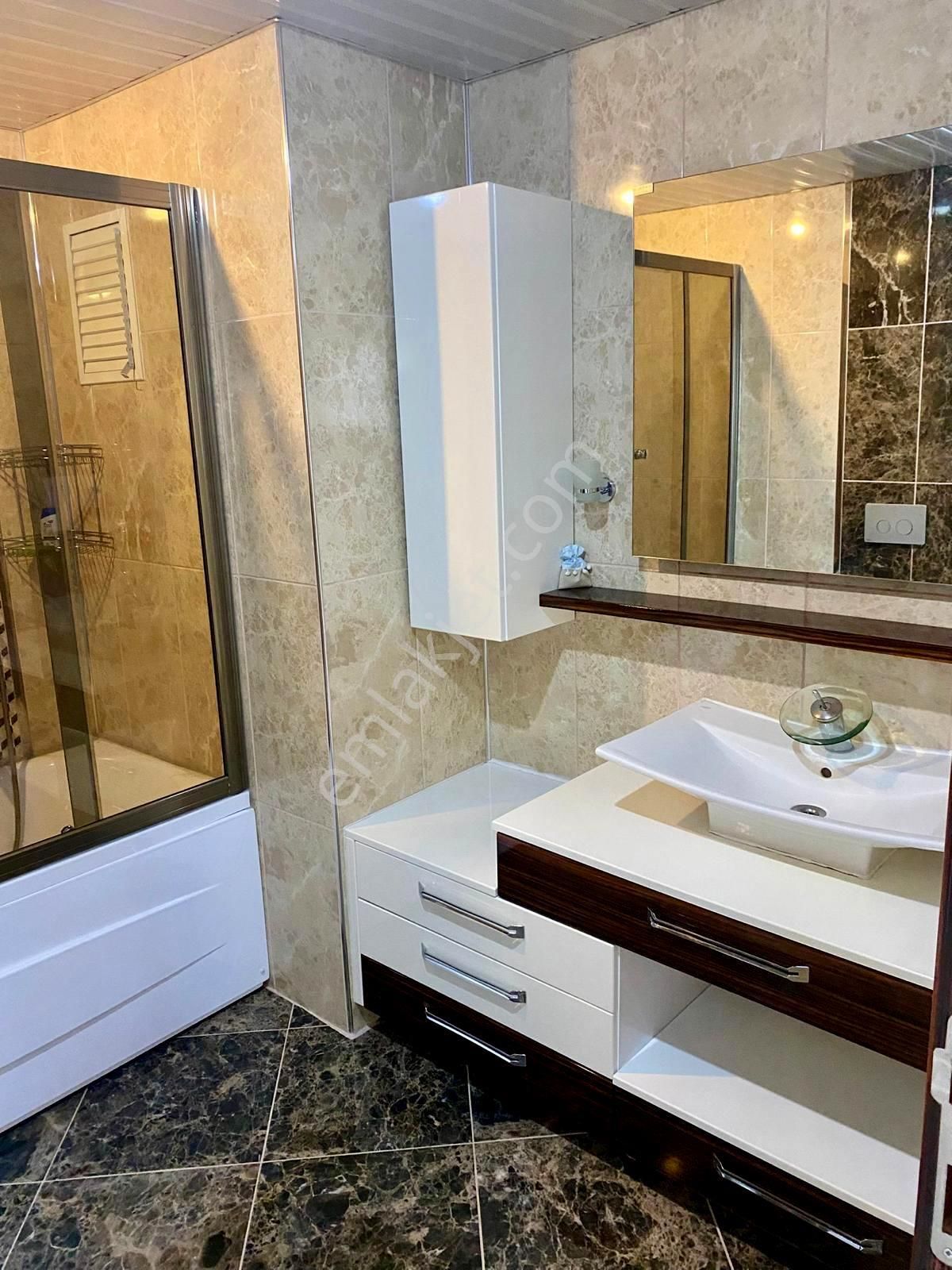 Emre Emlak'tan Topçu'da Manzaralı 4 Banyolu Teraslı Asansörlü Satılık 4+2 Daire - Görsel 13