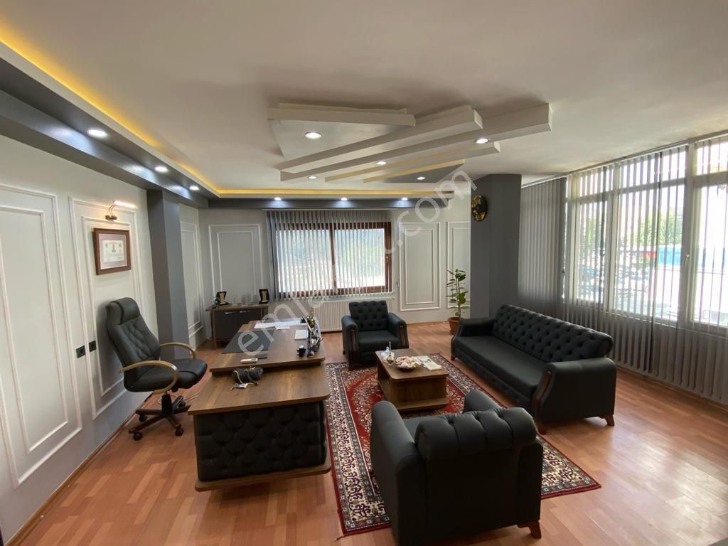 *** Sahibinden Adliyeye 100 Metre Mesafede Eşyalı Ofis