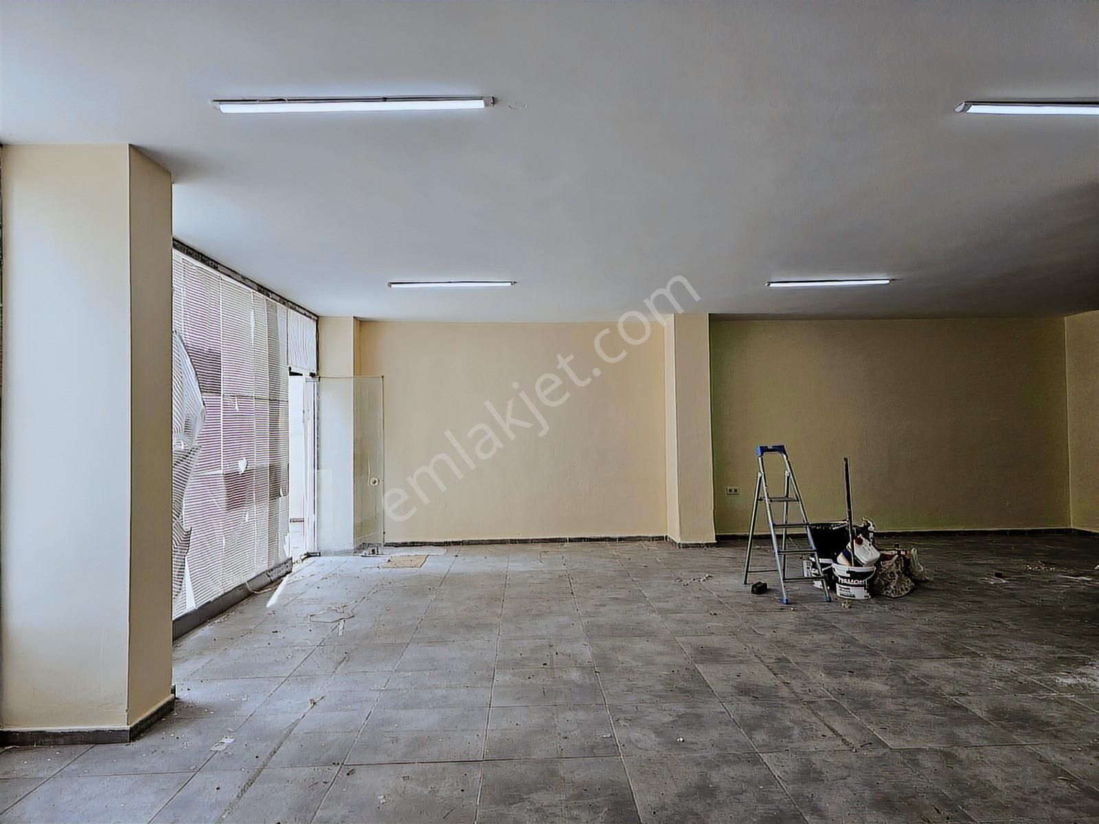 Beylikdüzü Yakupluda Çok Amaçlı Kullanıma Uygun Büyük Ön Cepheli - Görsel 10