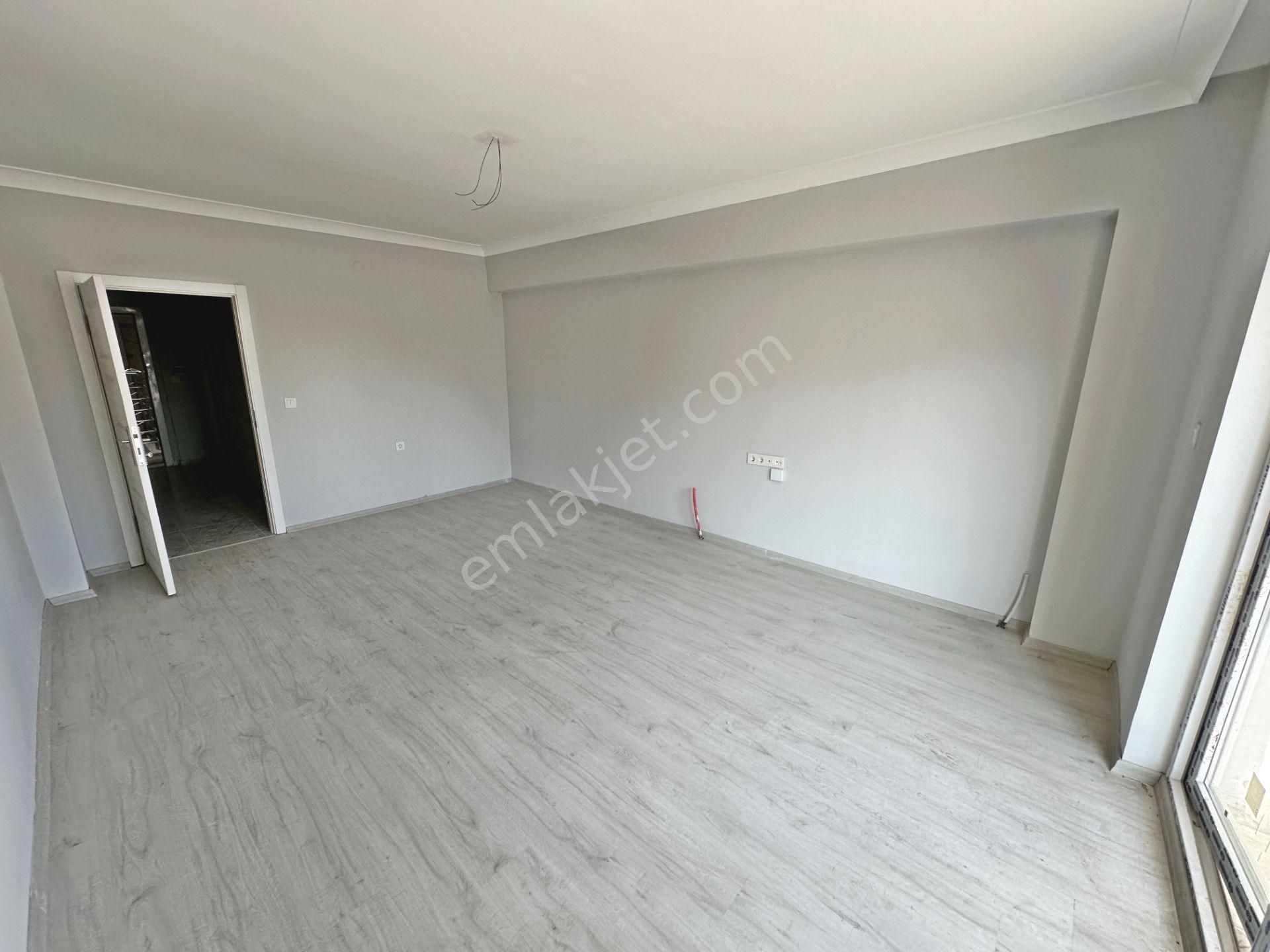 Misket Düzlükte Ara Katta Ön Cephede Asansörlü 3+1 Satılık Daire - Görsel 2