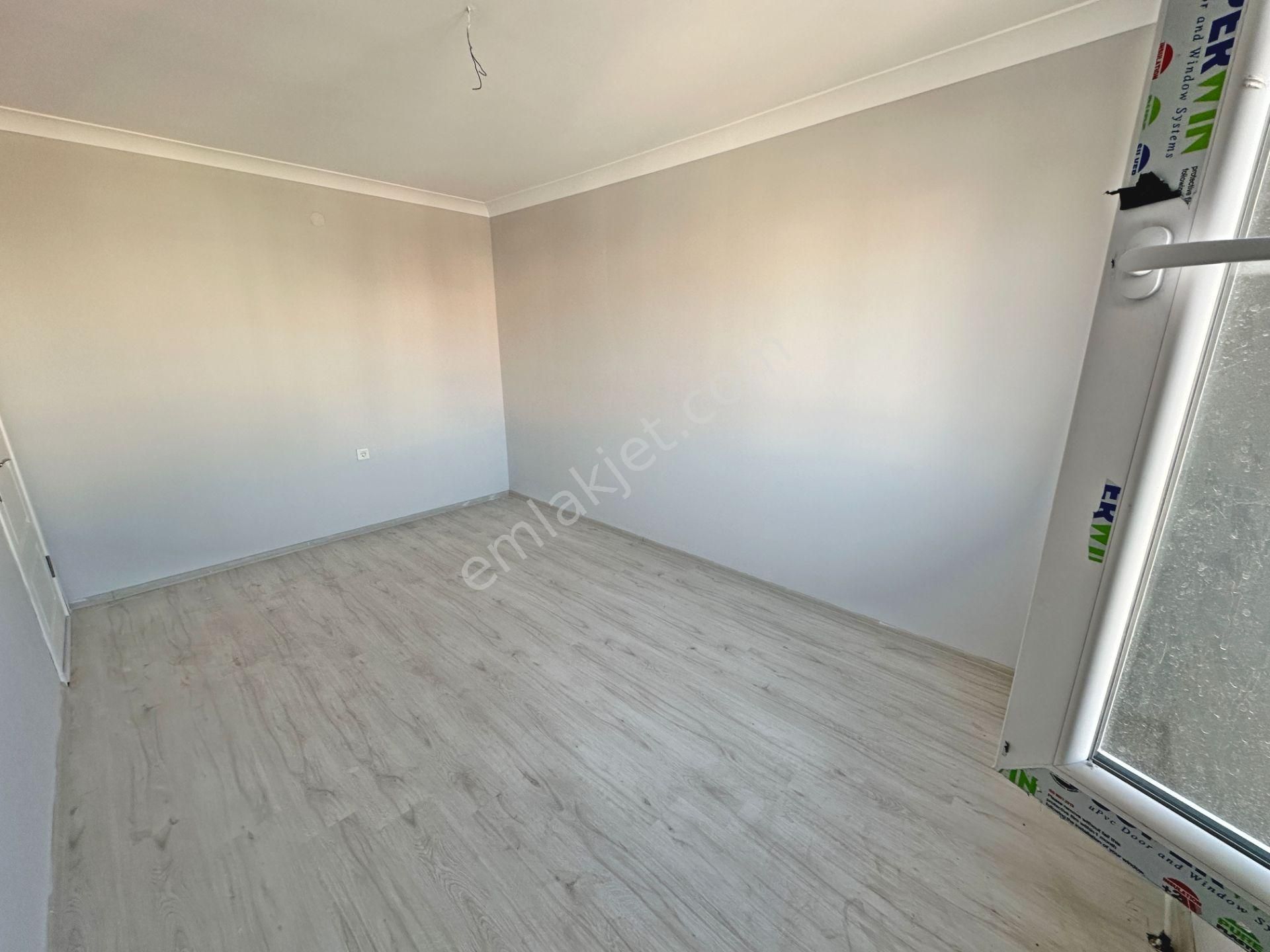 Misket Düzlükte Ara Katta Ön Cephede Asansörlü 3+1 Satılık Daire - Görsel 14