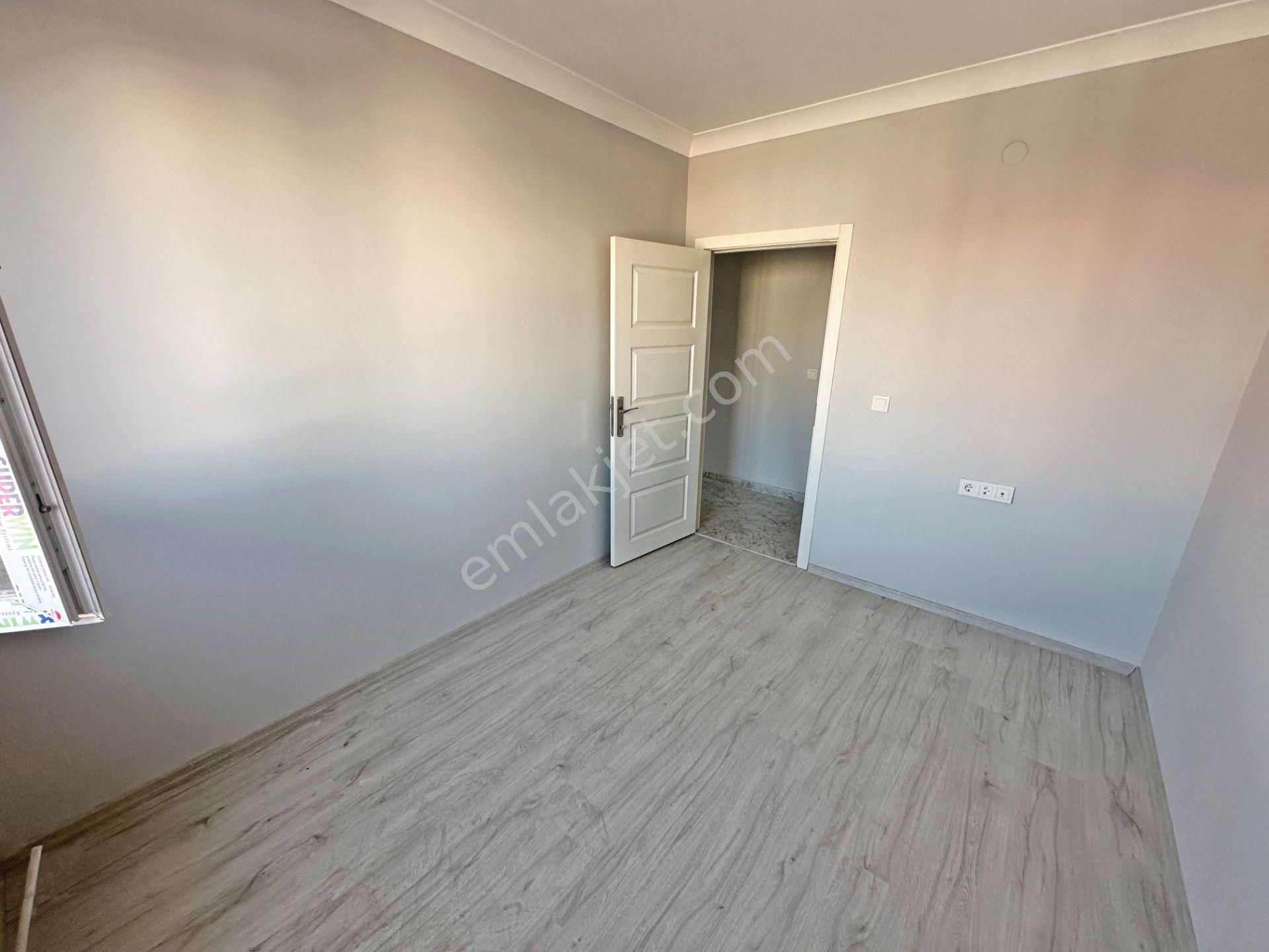 Misket Düzlükte Ara Katta Ön Cephede Asansörlü 3+1 Satılık Daire - Görsel 17