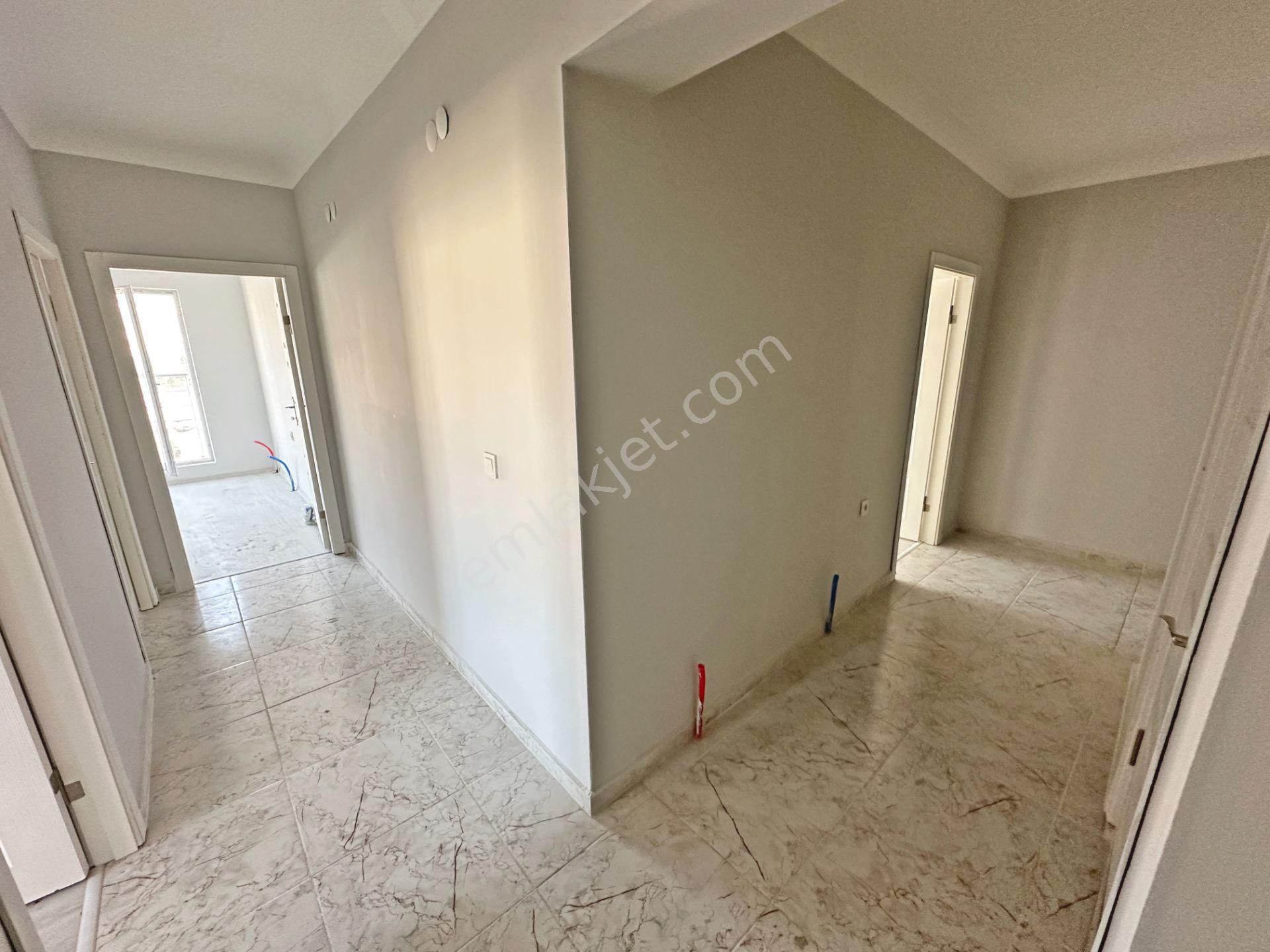 Misket Düzlükte Ara Katta Ön Cephede Asansörlü 3+1 Satılık Daire - Görsel 24