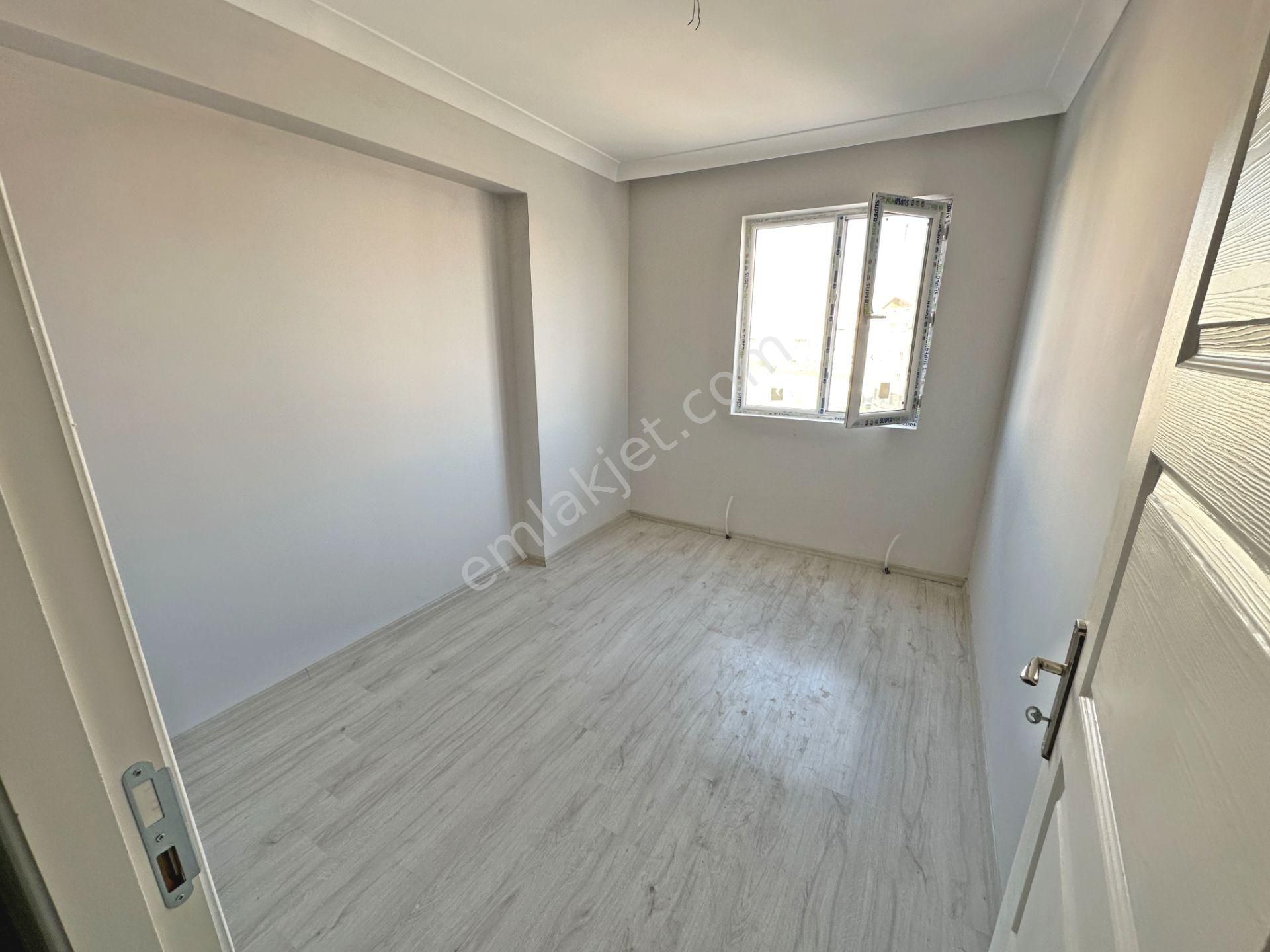 Misket Düzlükte Ara Katta Ön Cephede Asansörlü 3+1 Satılık Daire - Görsel 16