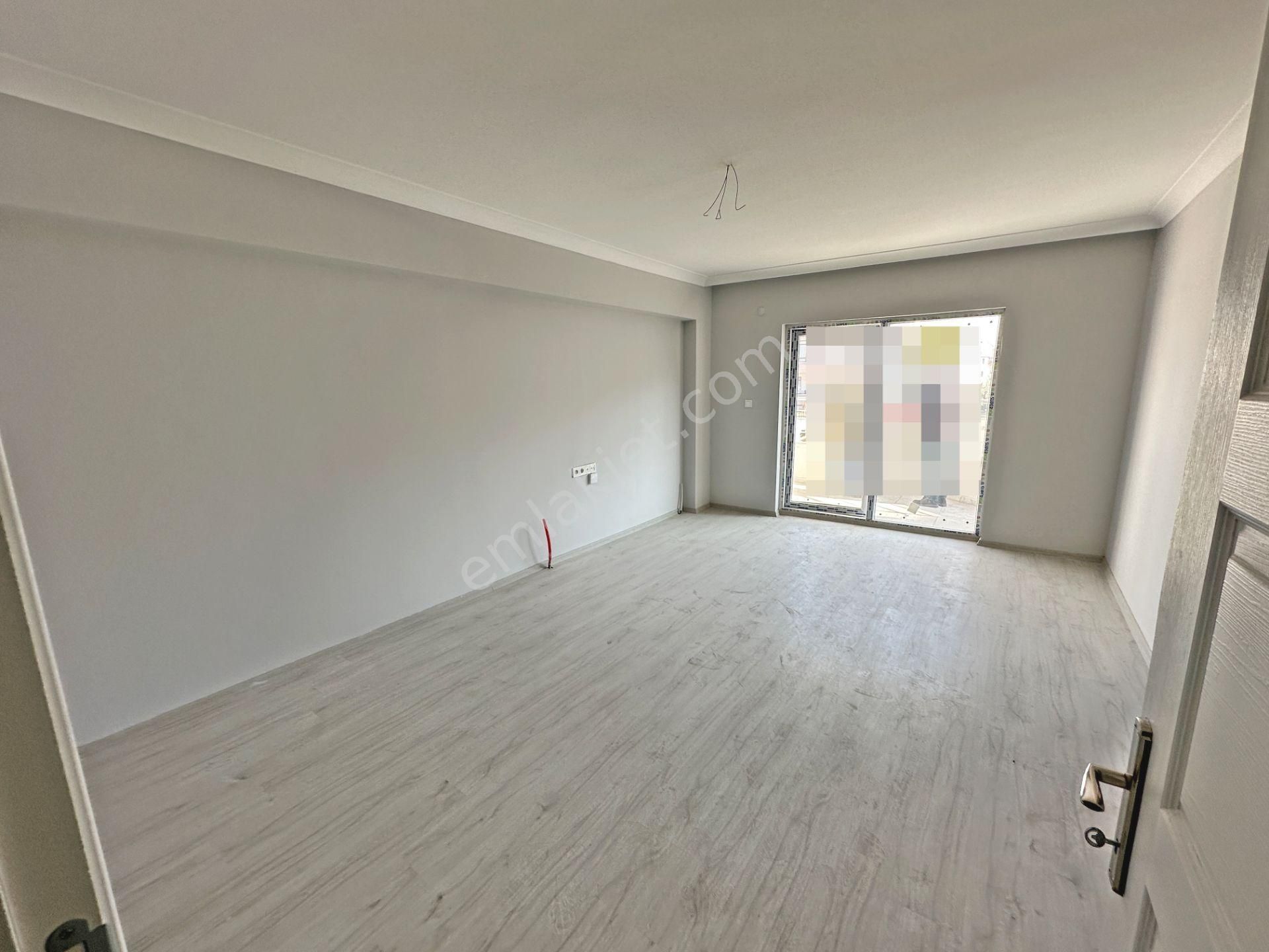 Misket Düzlükte Ara Katta Ön Cephede Asansörlü 3+1 Satılık Daire