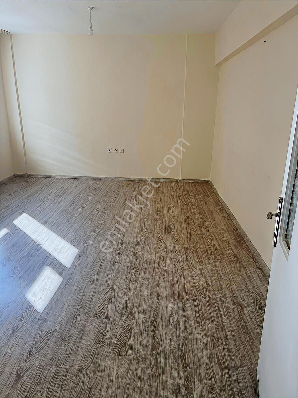 Yunus Emre Mah Metroya Yakın Cadde Üstü 3+1 120 M Kiralık Daire - Görsel 2
