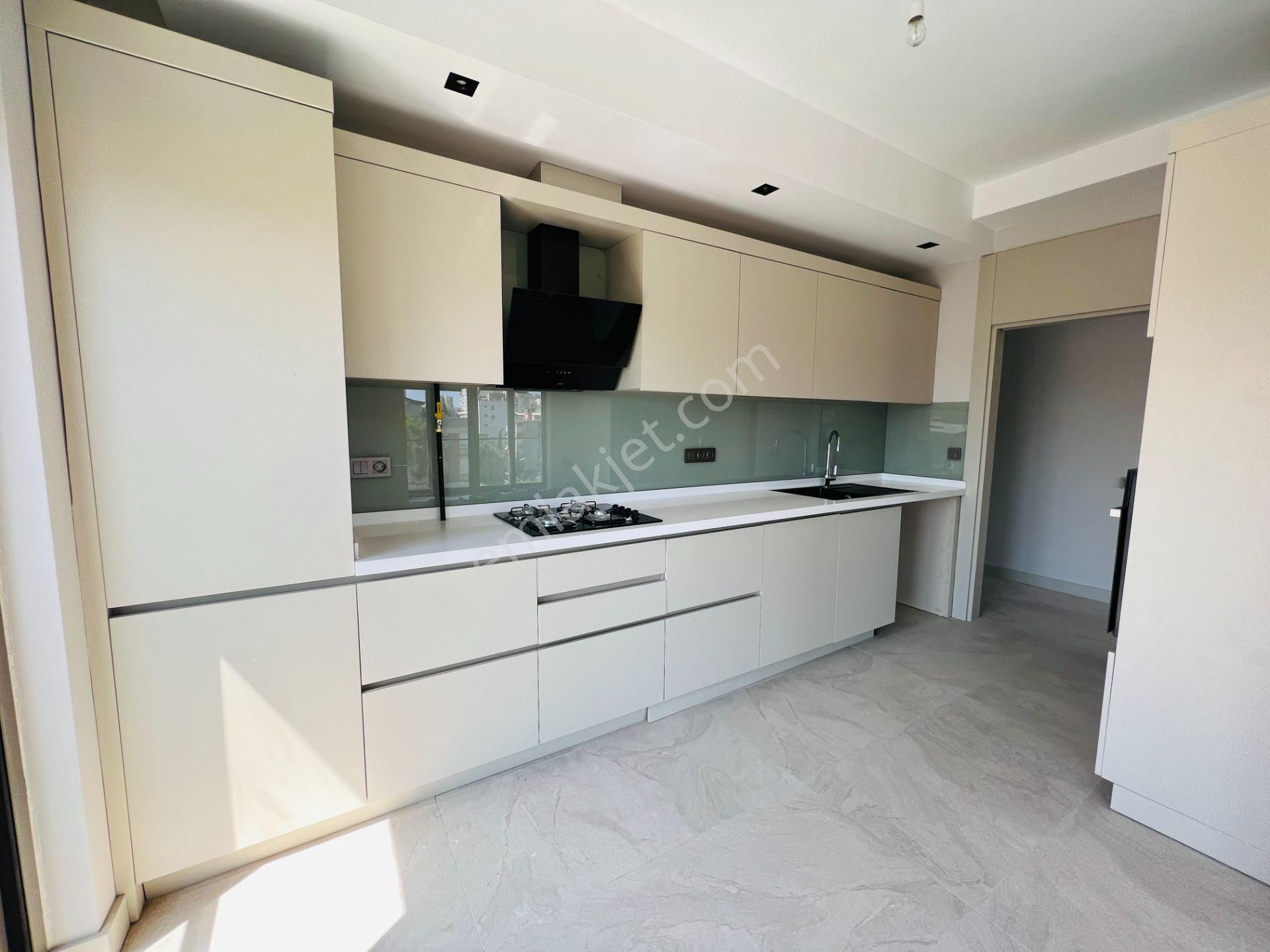 Meydankavağında Köşe Başı Lüks Dubleks Daire