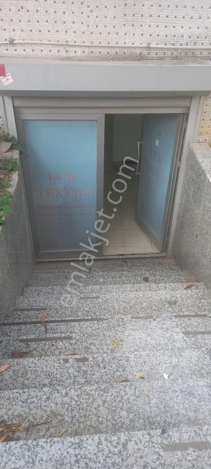 Güngören Güneştepe De Satılık 225 Metre Kare Dükkan