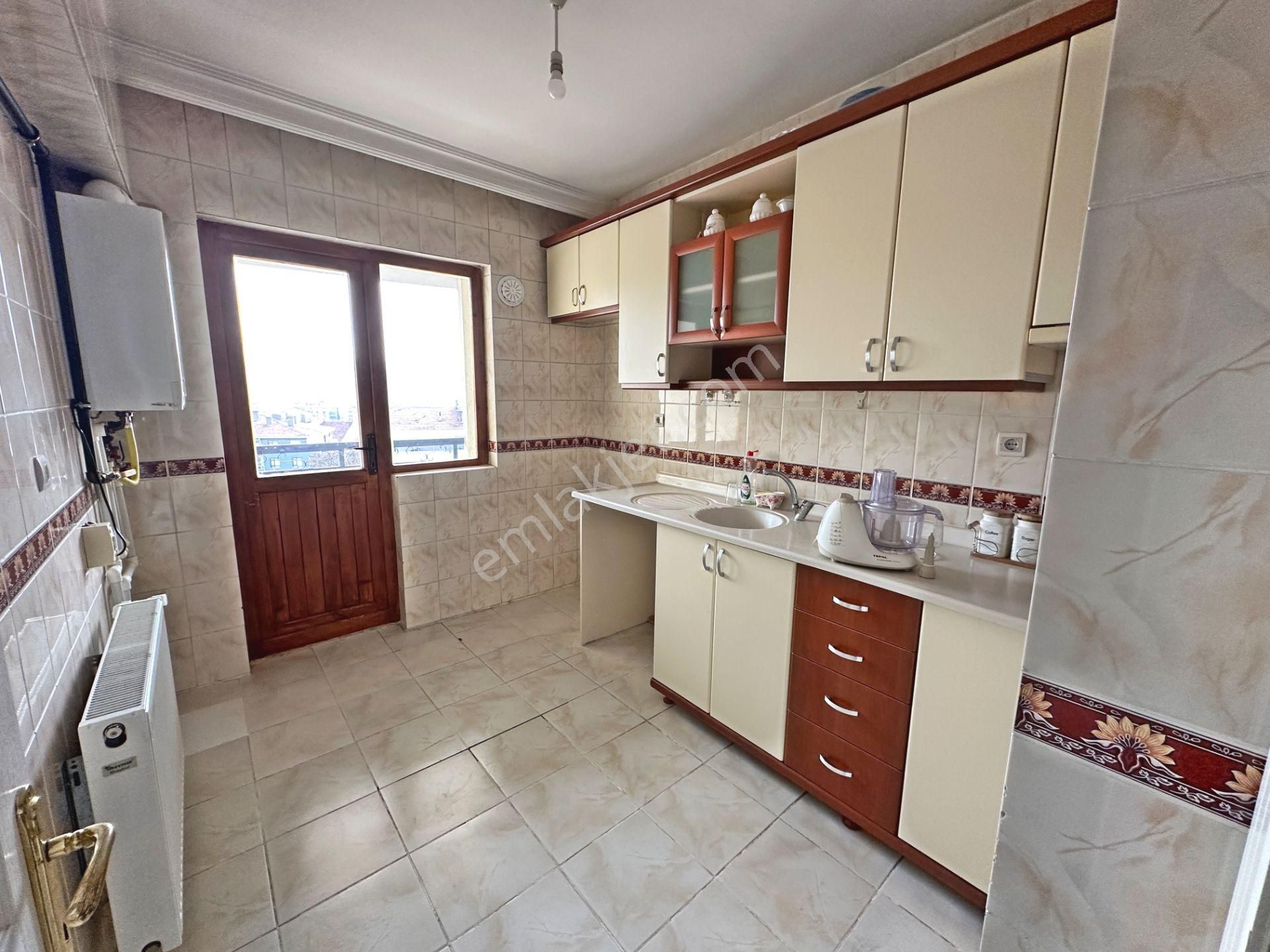 Bahçelerüstü Mahallesinde Merkezi Konumda Manzaralı 3+1 Satılık - Görsel 6