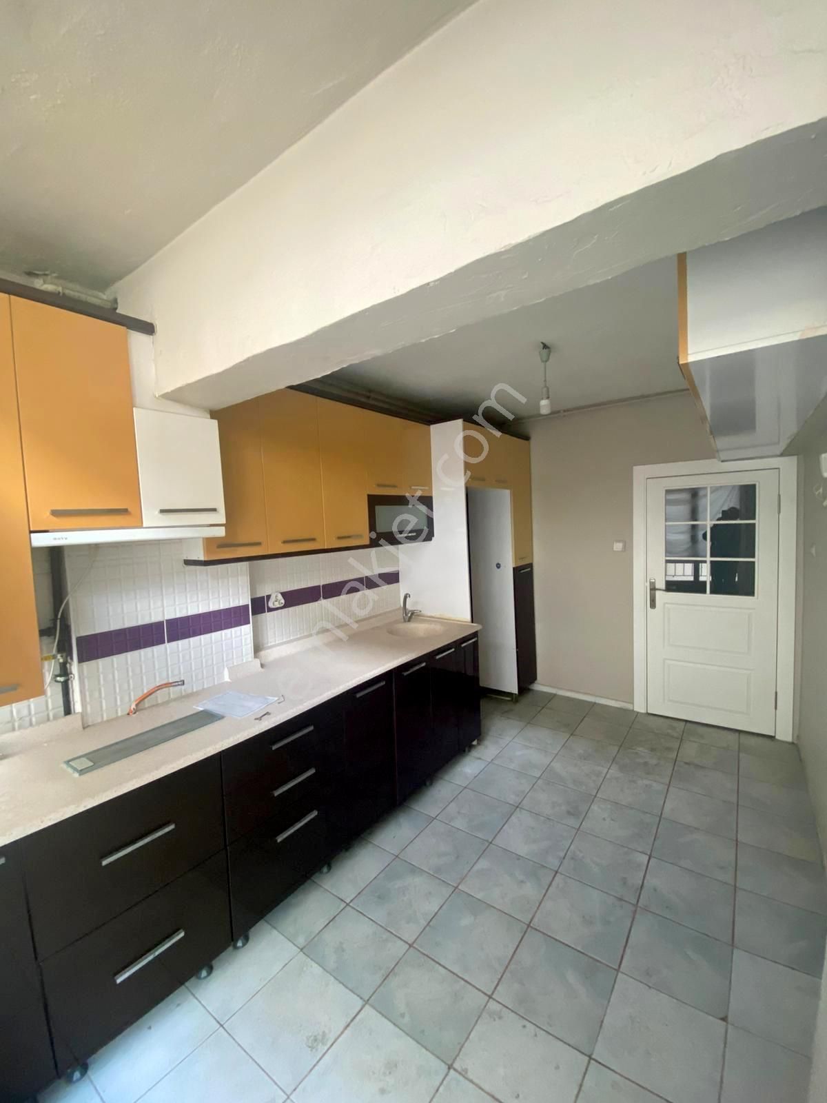 Emre Emlak'tan Elvan'da Cadde Üzeri Arakat Boş Satılık 3+1 Daire - Görsel 3