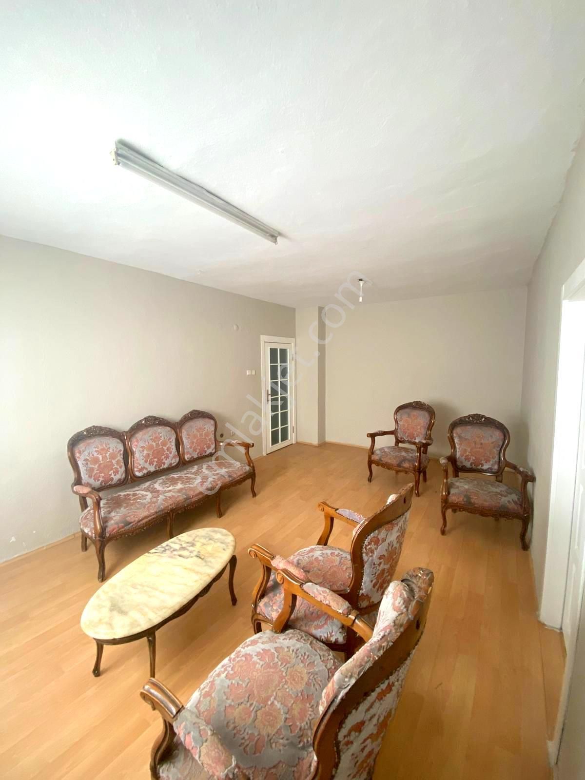 Emre Emlak'tan Elvan'da Cadde Üzeri Arakat Boş Satılık 3+1 Daire - Görsel 4